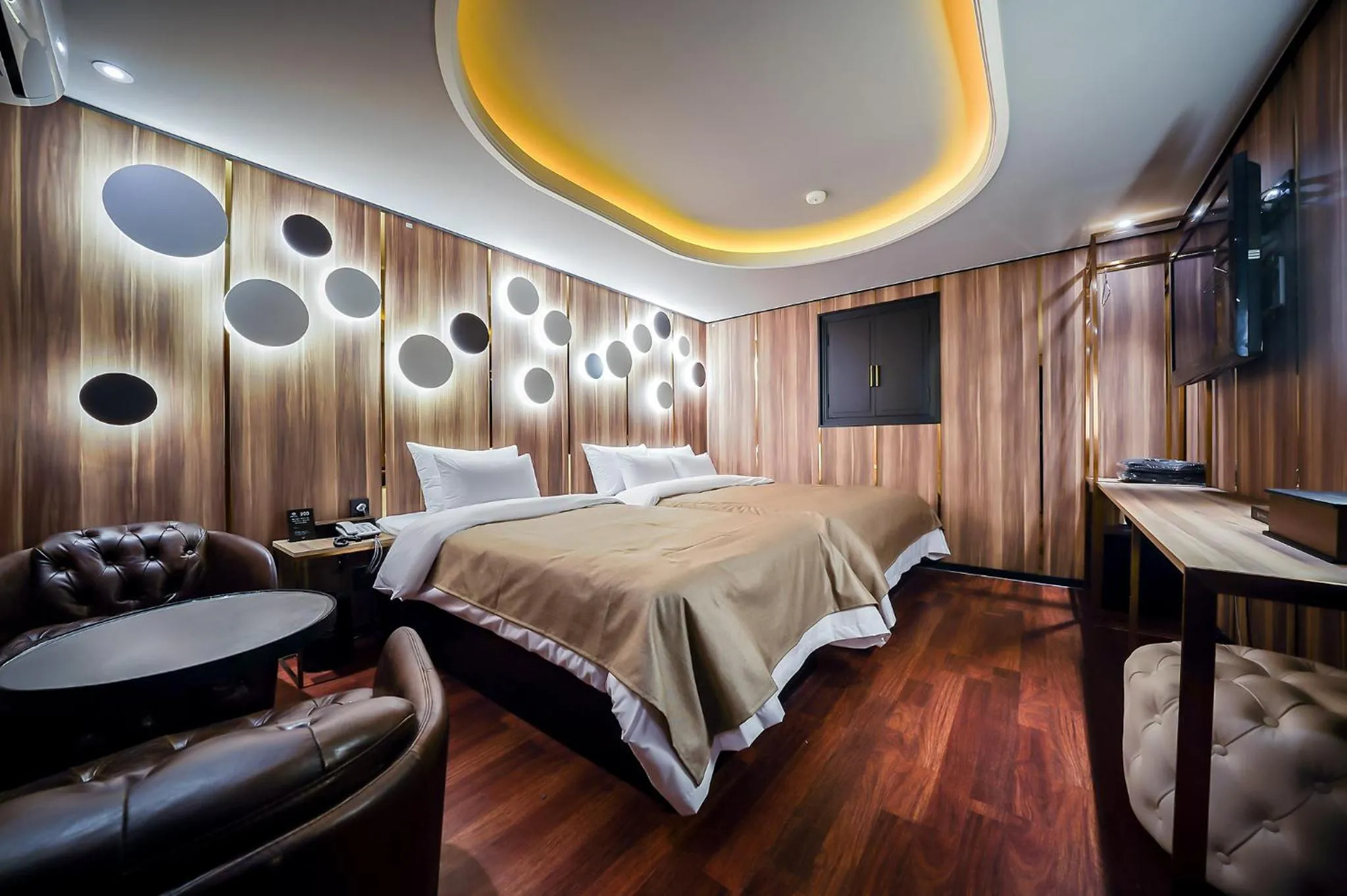 Bed in THE GRAY HOTEL