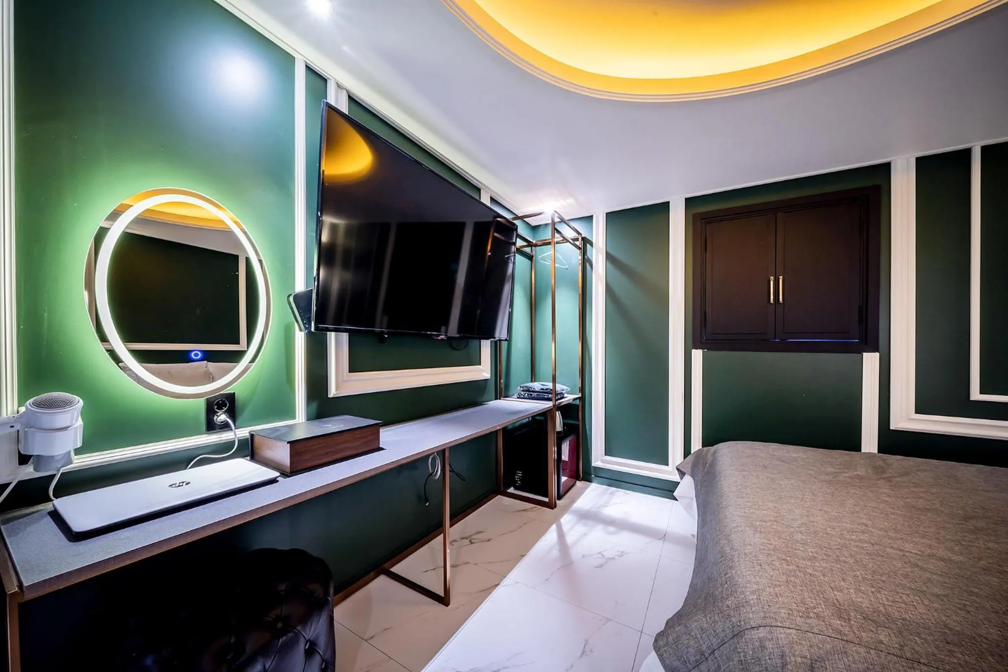 Bed in THE GRAY HOTEL
