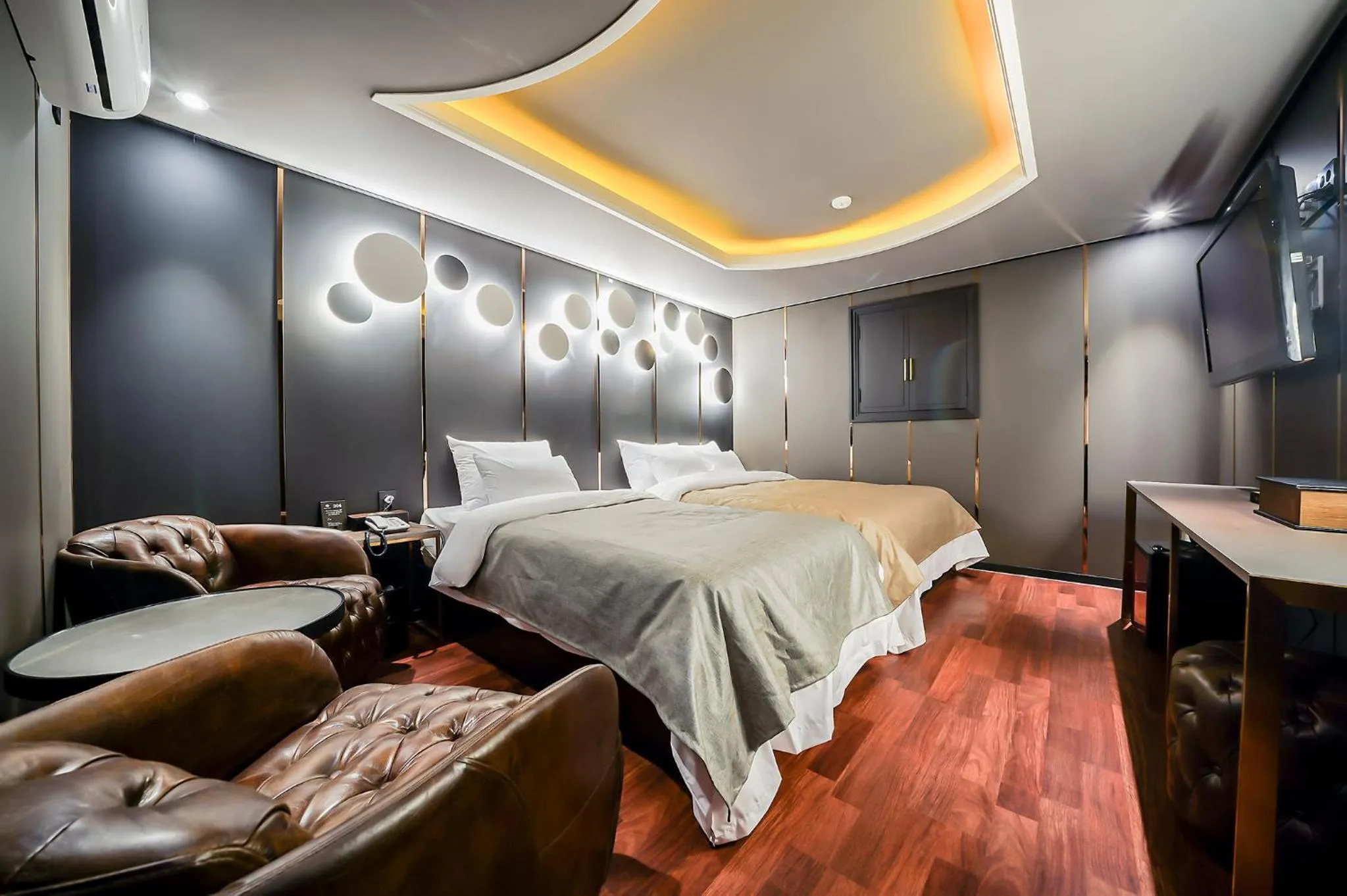 Bed in THE GRAY HOTEL