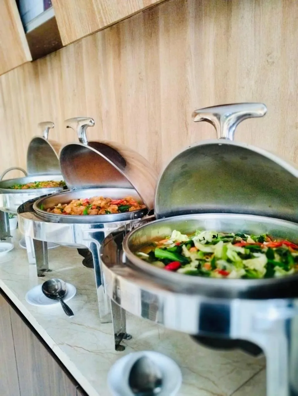 Restaurant/places to eat in Kuta Majesty Hotel