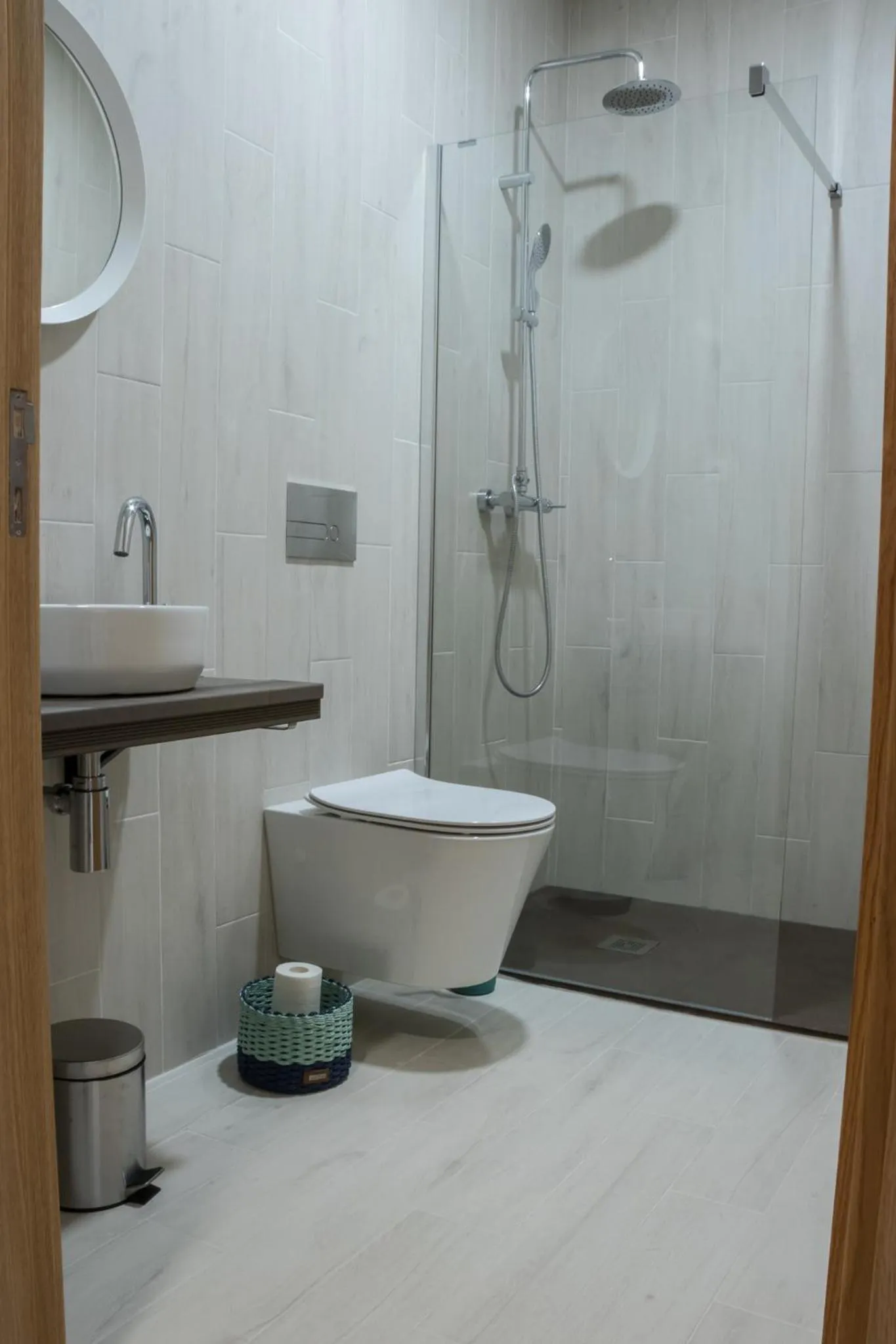 Shower in Dois Lagares House