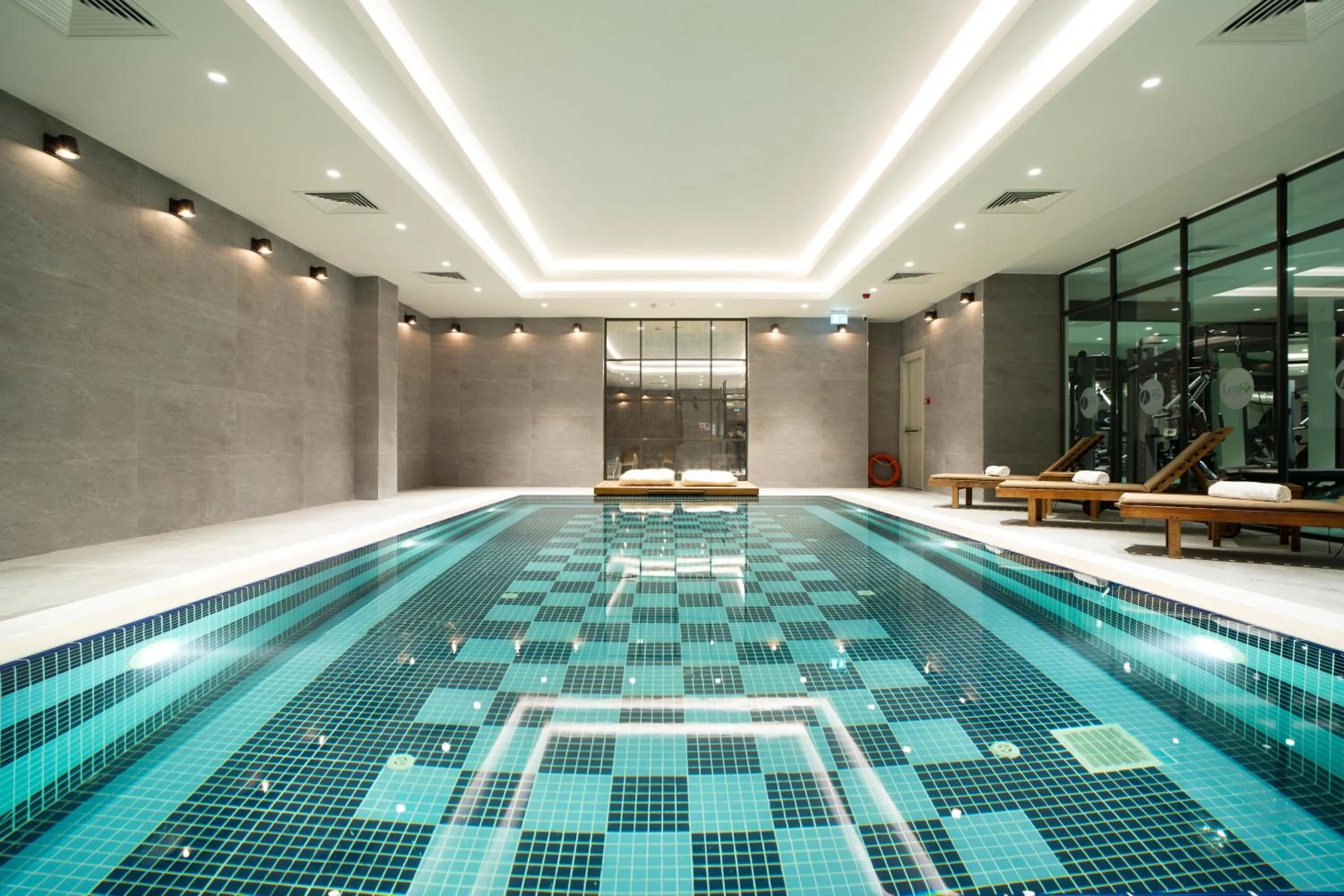 Swimming pool in Arts Hotel Taksim