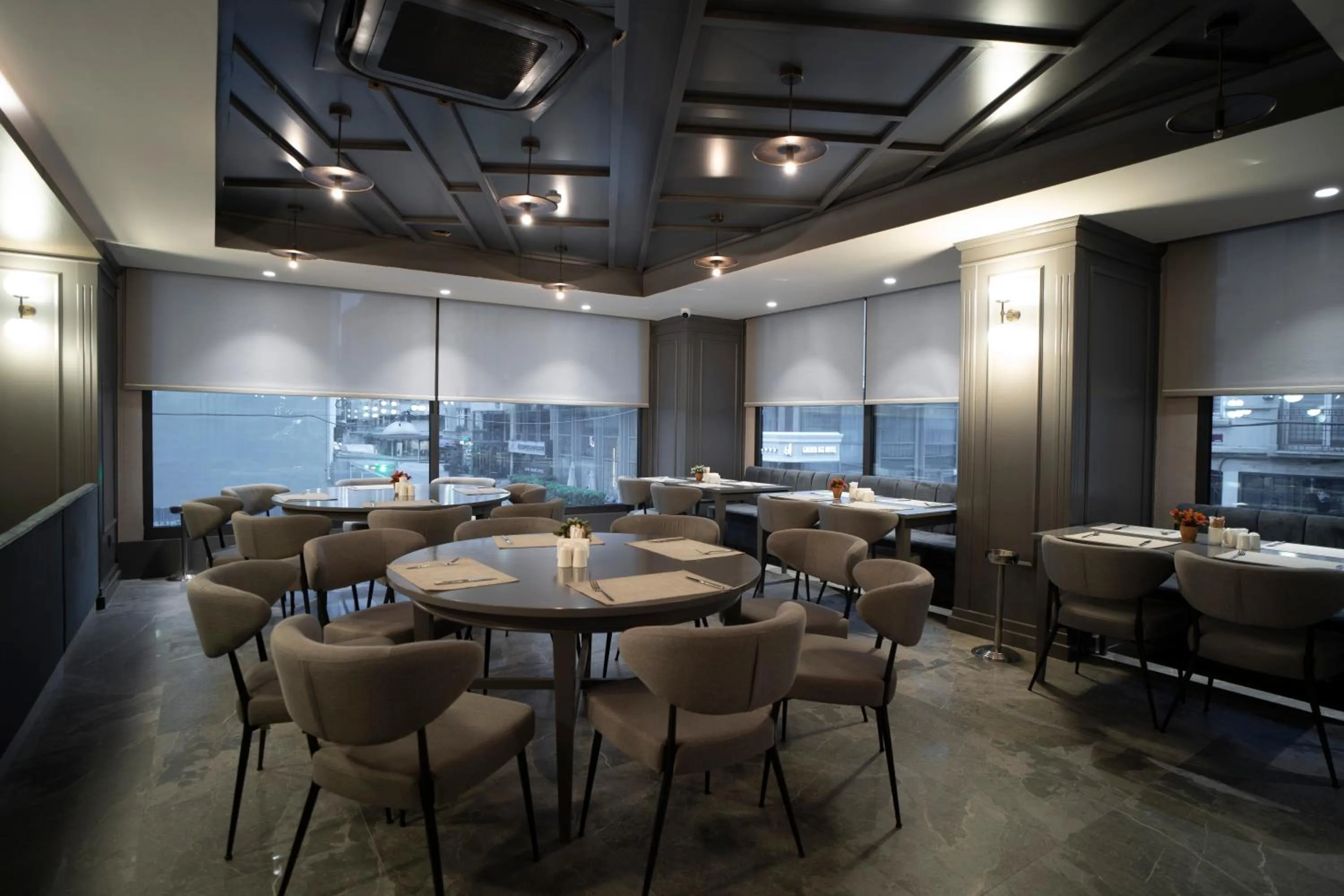 Restaurant/places to eat in Arts Hotel Taksim