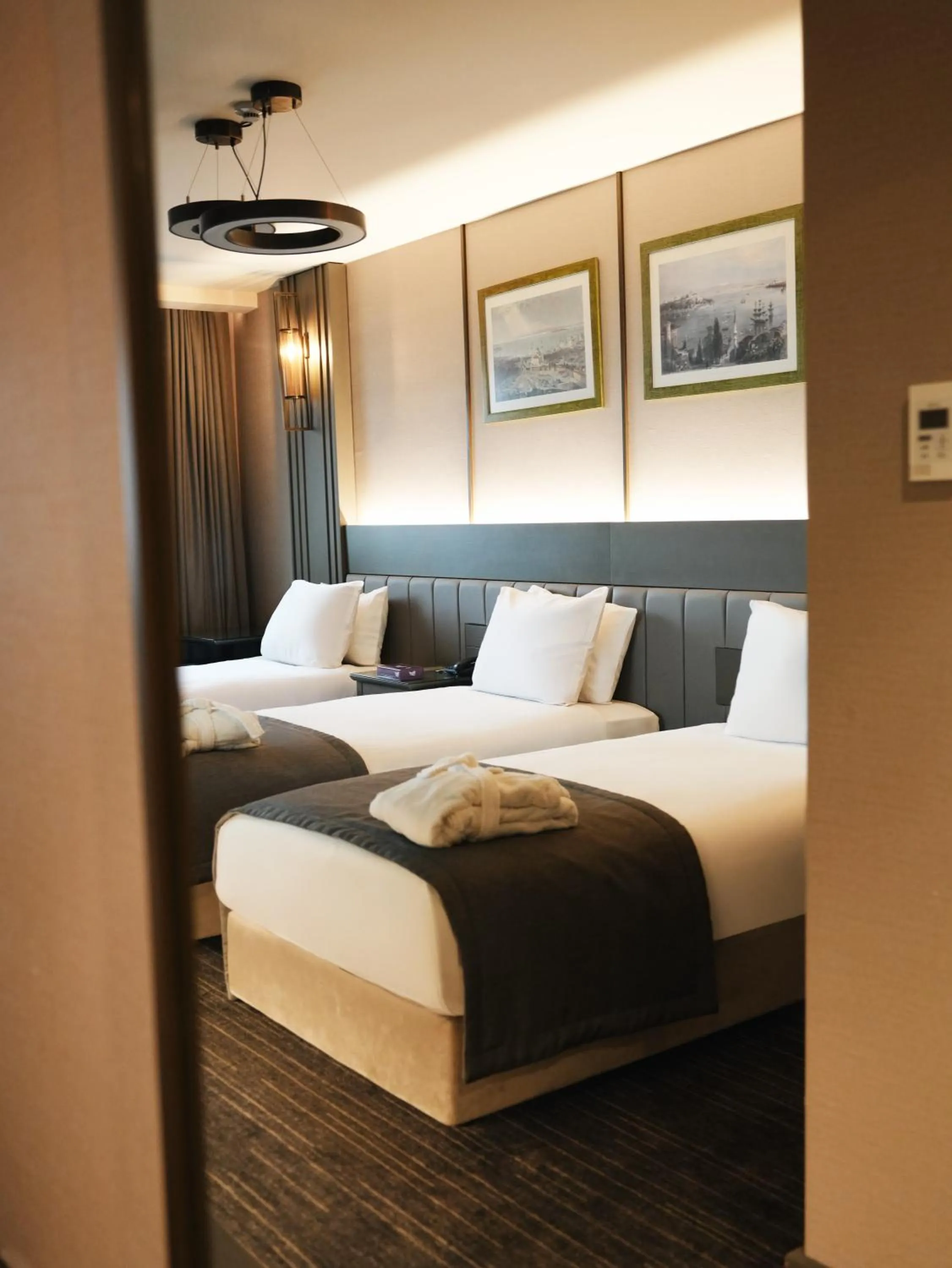 Photo of the whole room, Bed in Arts Hotel Taksim