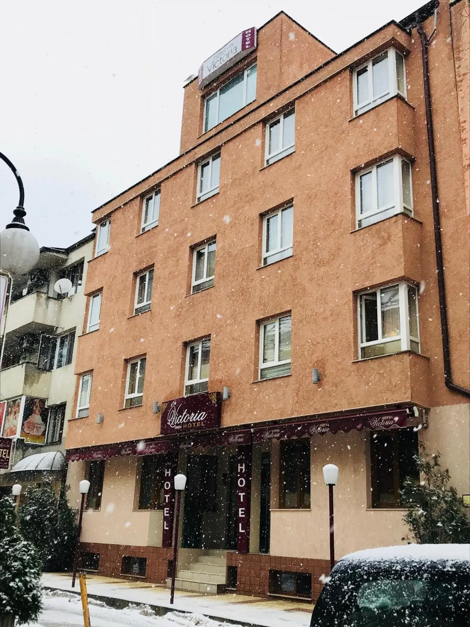 Facade/entrance in Victoria Hotel Facade/entrance in Victoria Hotel