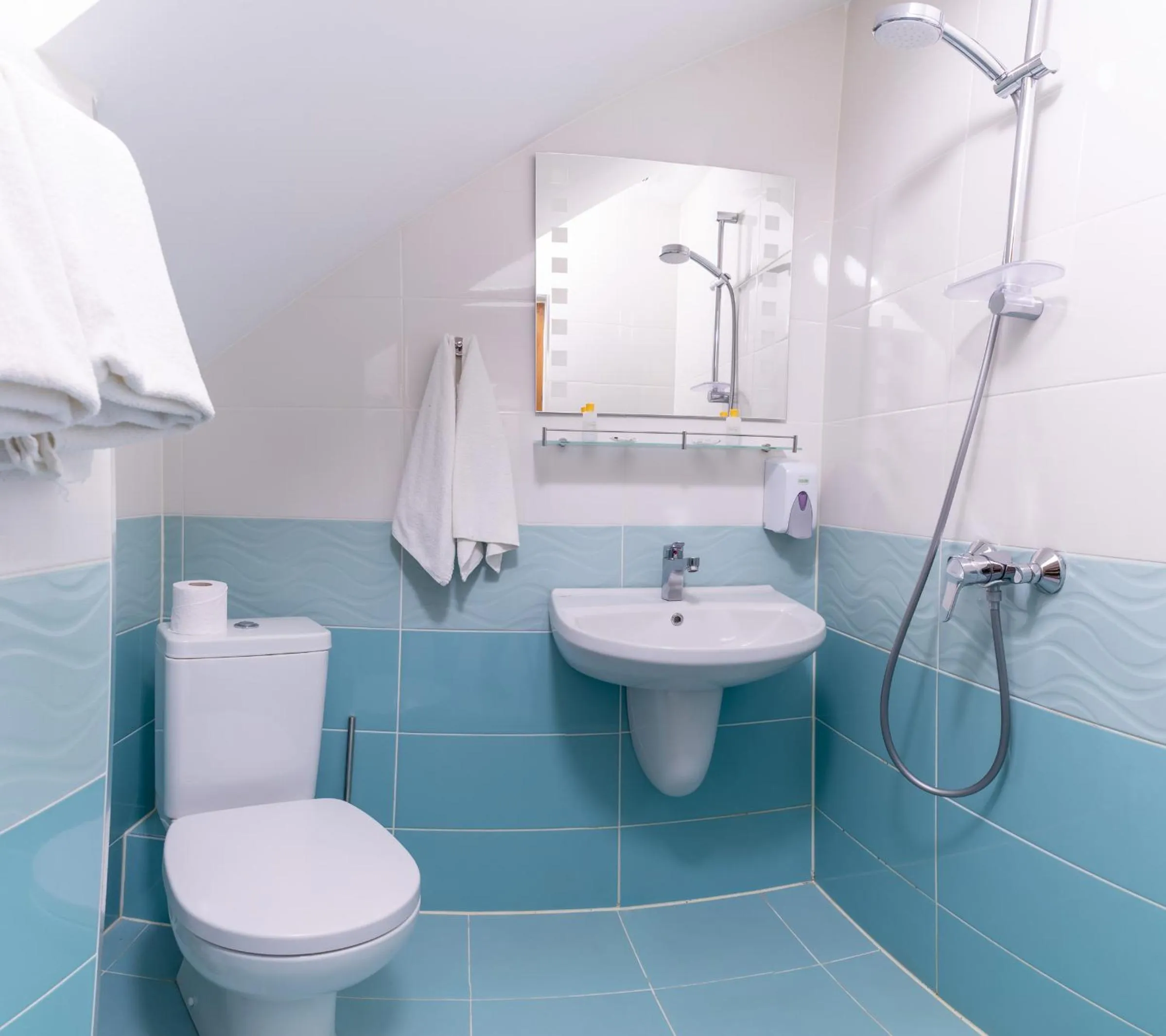 Shower in Victoria Hotel