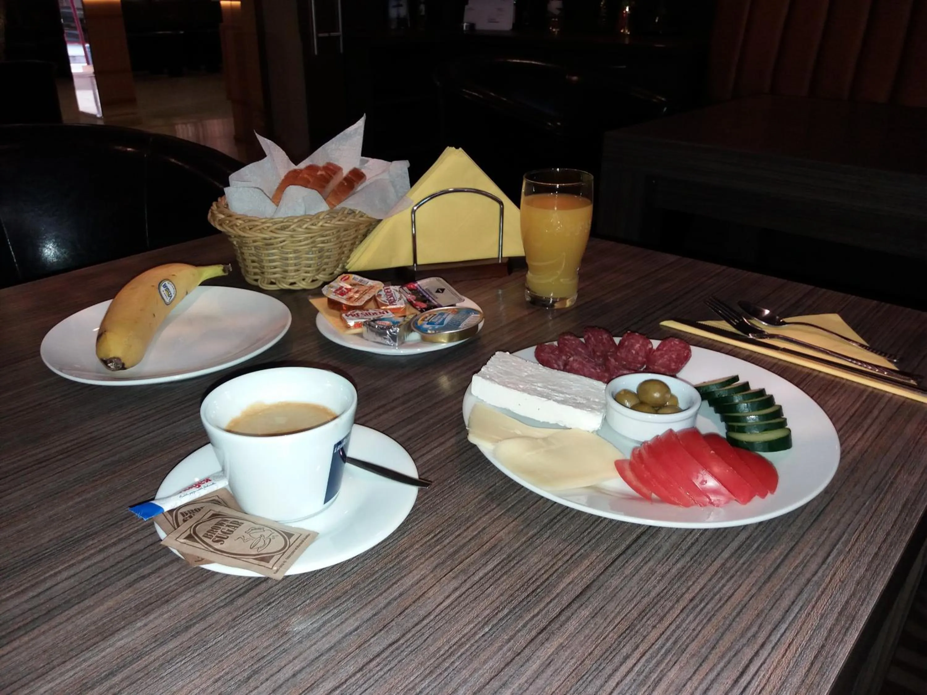Continental breakfast in Victoria Hotel