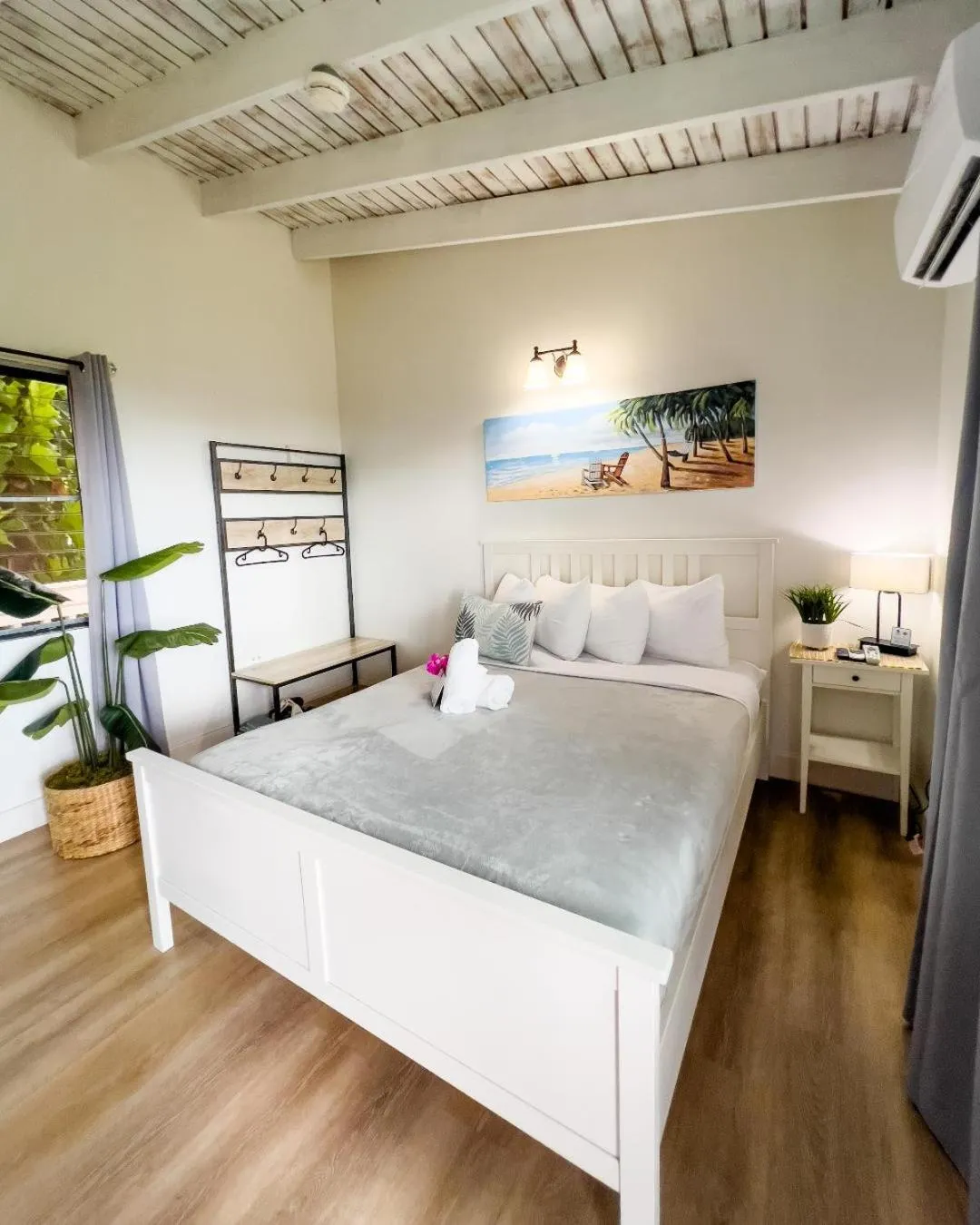 Photo of the whole room, Bed in La Jamaca - An Island Vibe Hotel