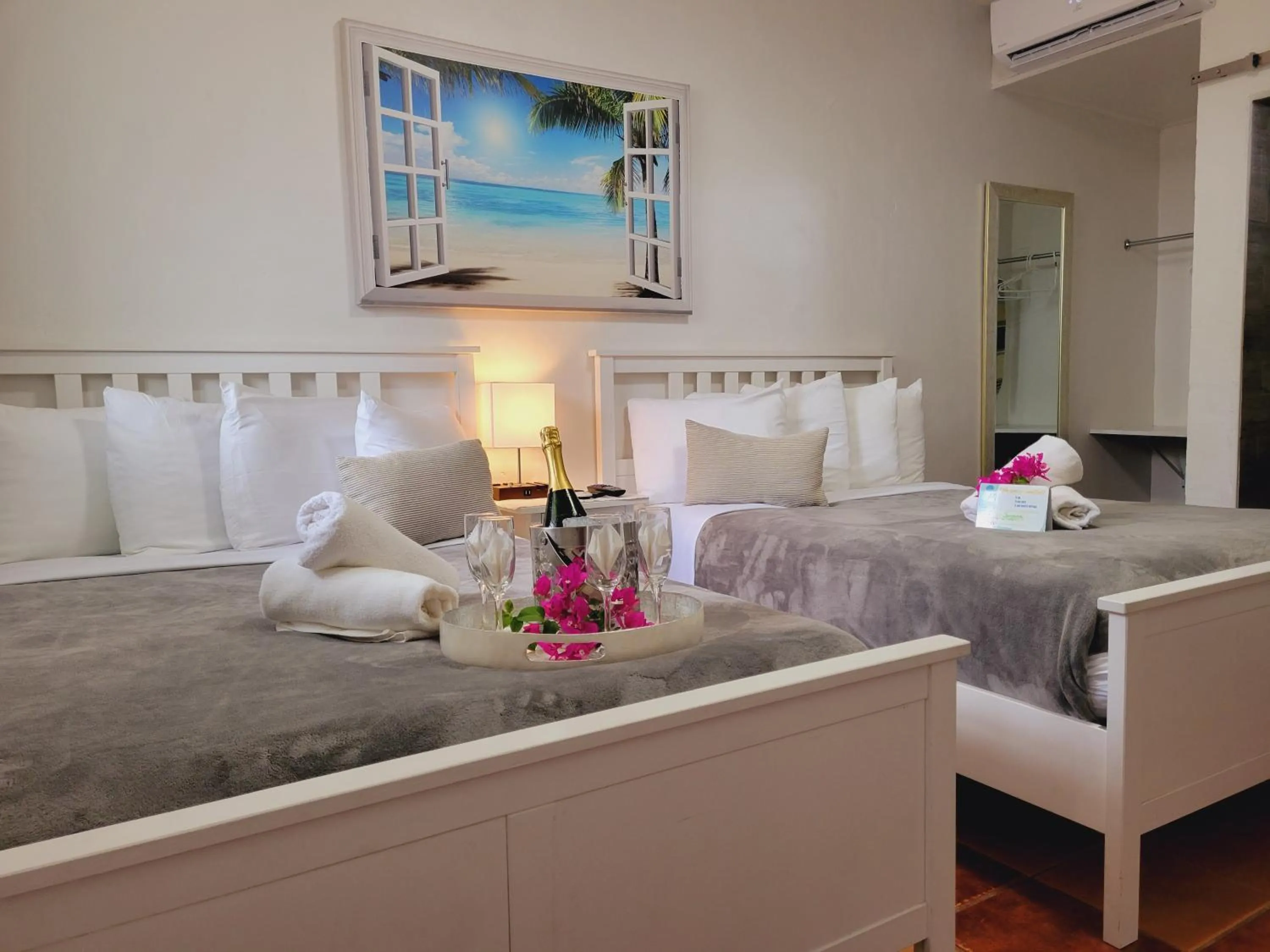 Bed in La Jamaca - An Island Vibe Hotel