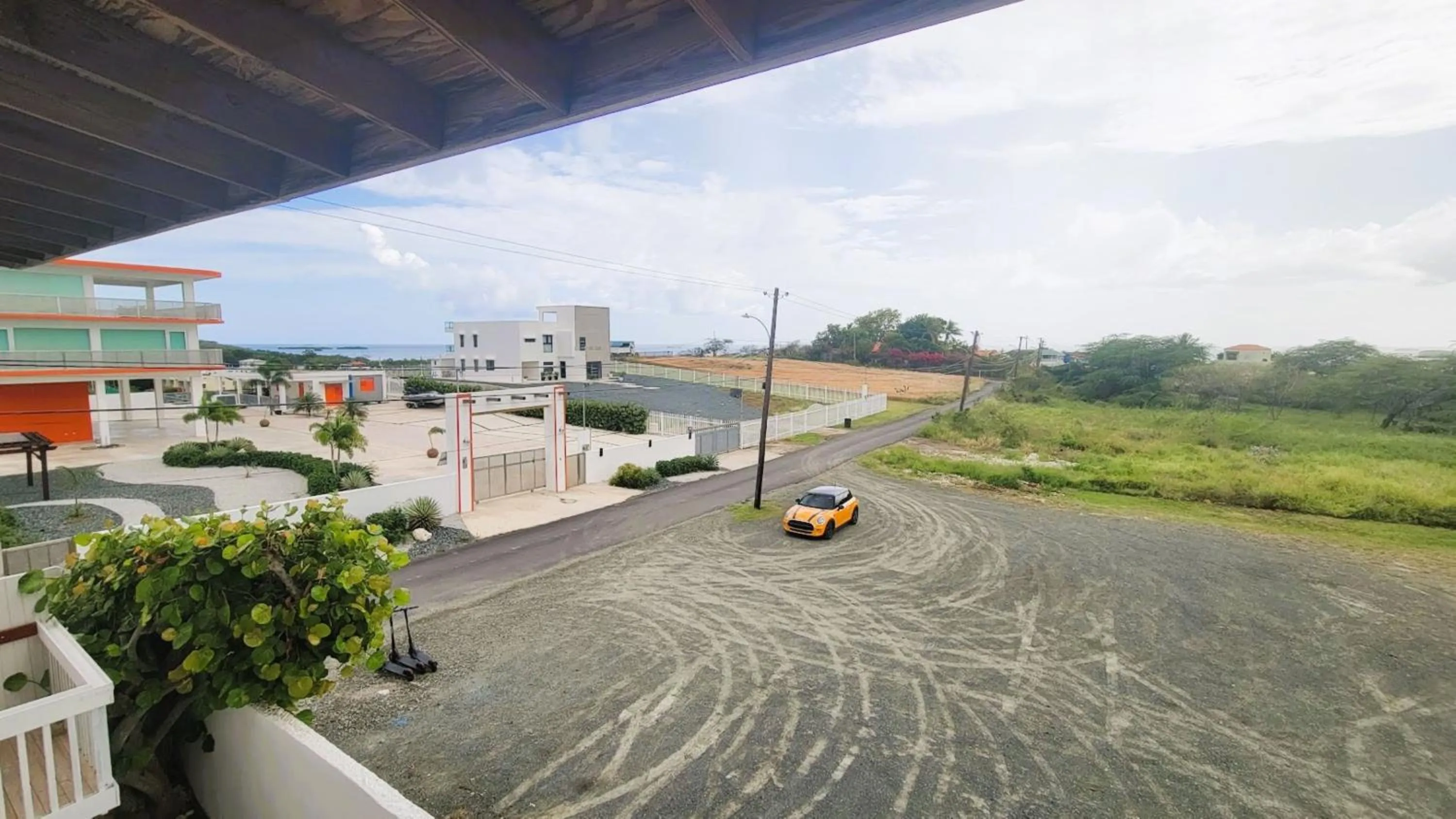 Parking in La Jamaca - An Island Vibe Hotel