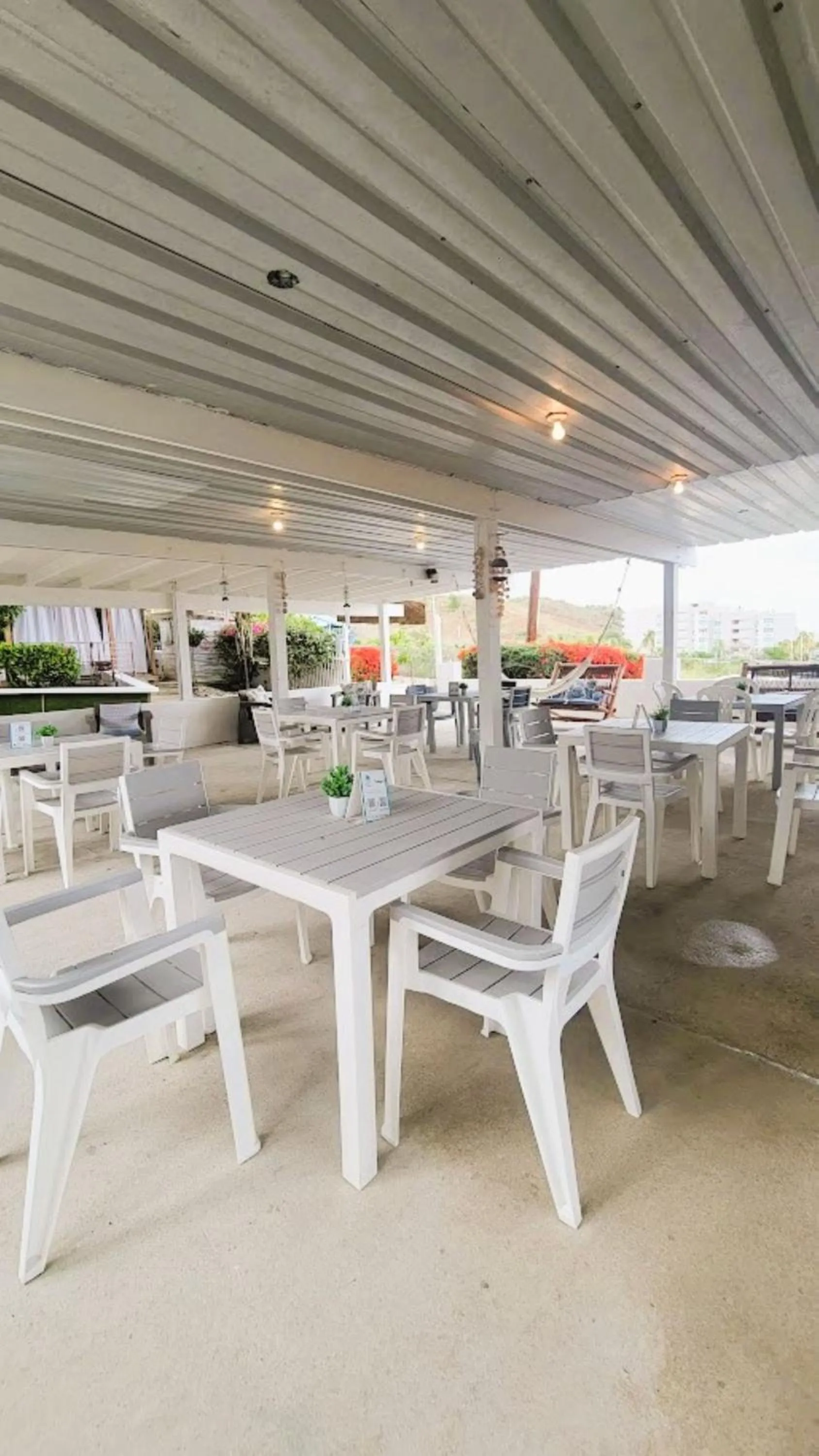 Restaurant/places to eat in La Jamaca - An Island Vibe Hotel