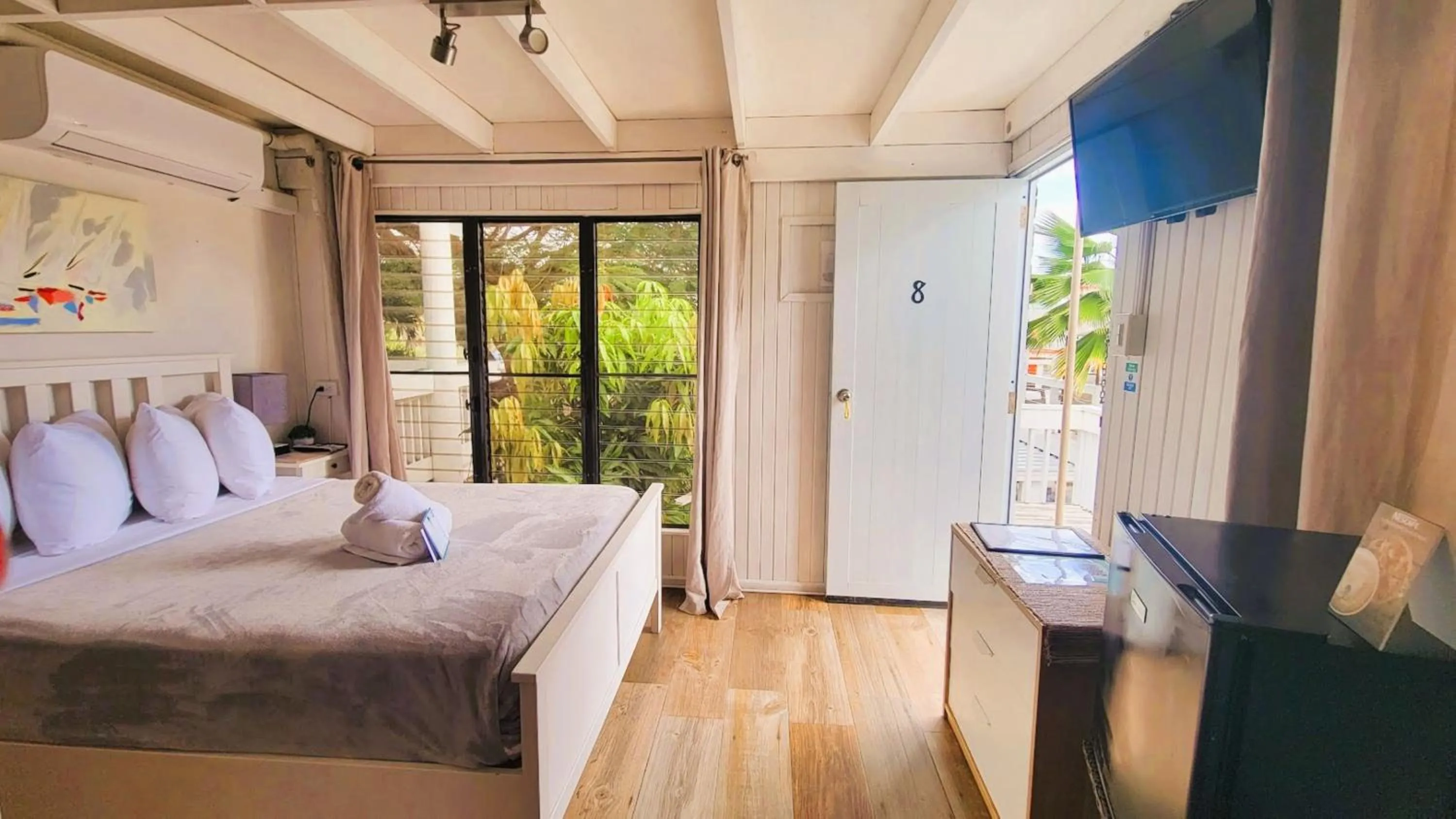 Bedroom, Bed in La Jamaca - An Island Vibe Hotel