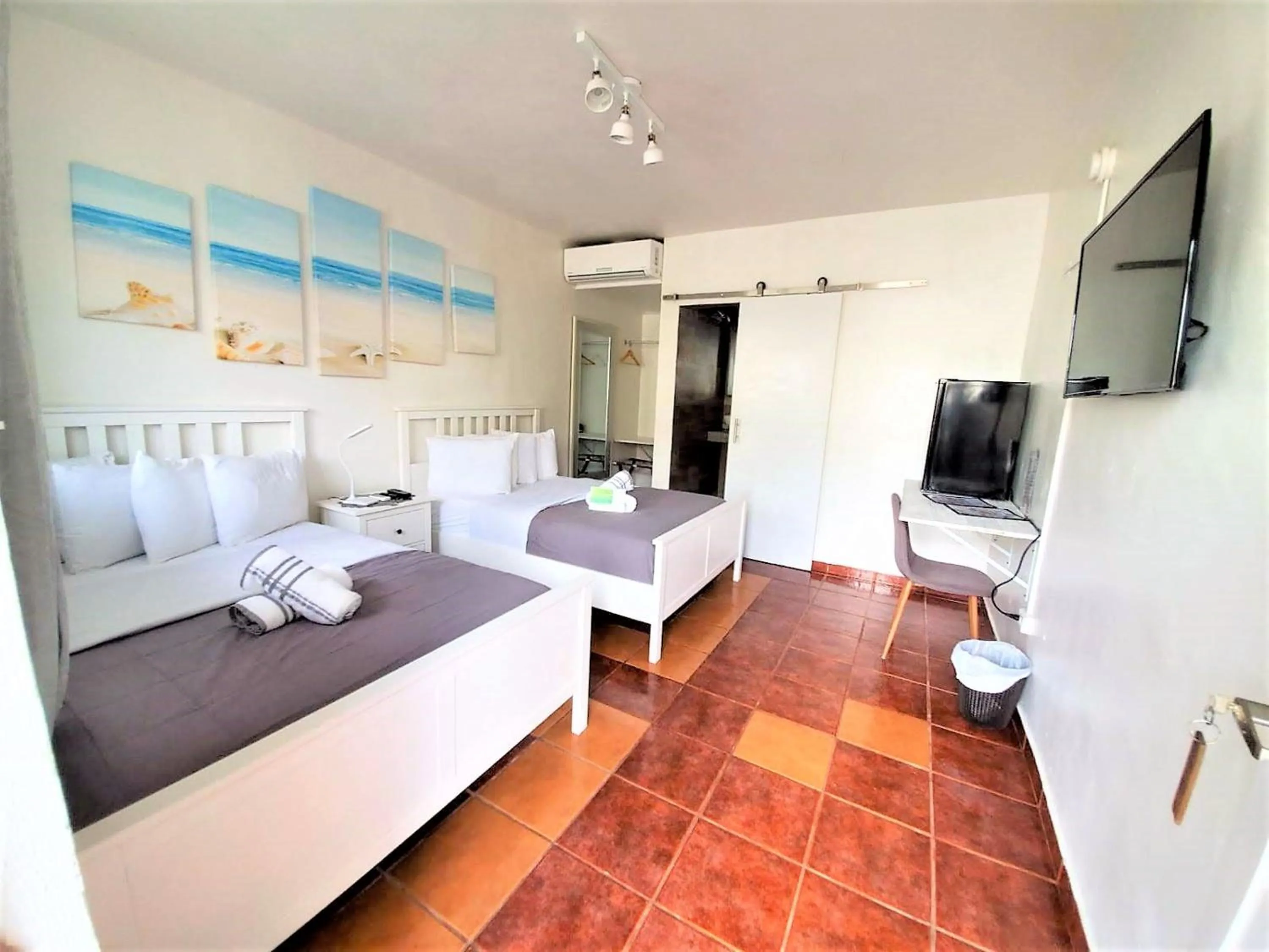 Bed in La Jamaca - An Island Vibe Hotel