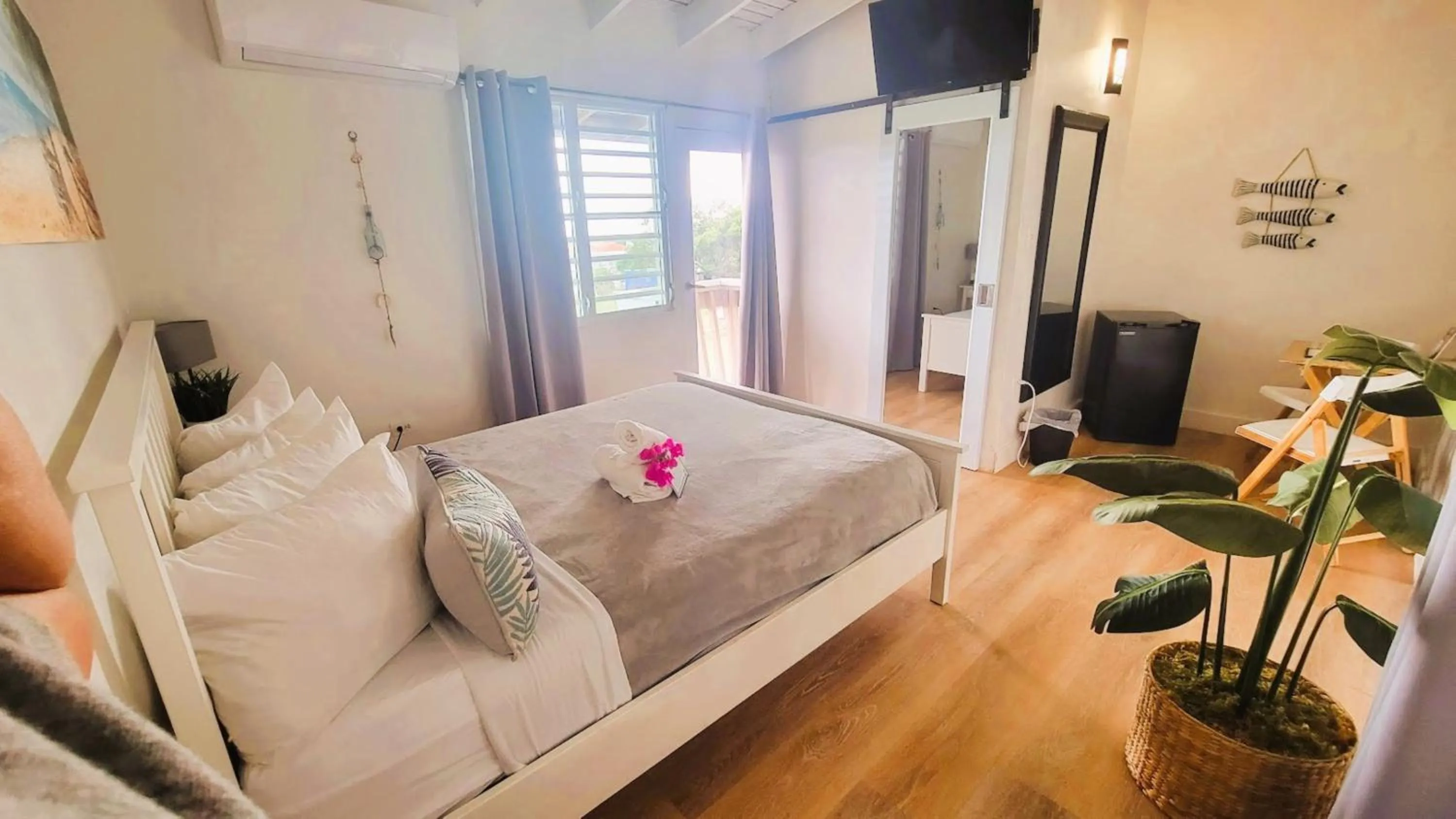 Bed in La Jamaca - An Island Vibe Hotel