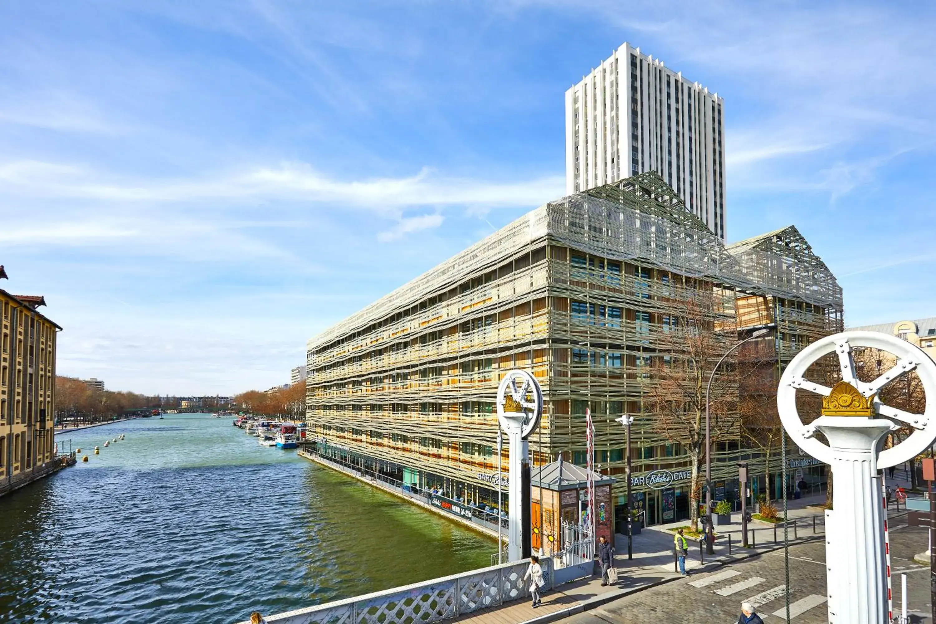 Facade/entrance in St Christopher's Inn Paris - Canal Facade/entrance in St Christopher's Inn Paris - Canal