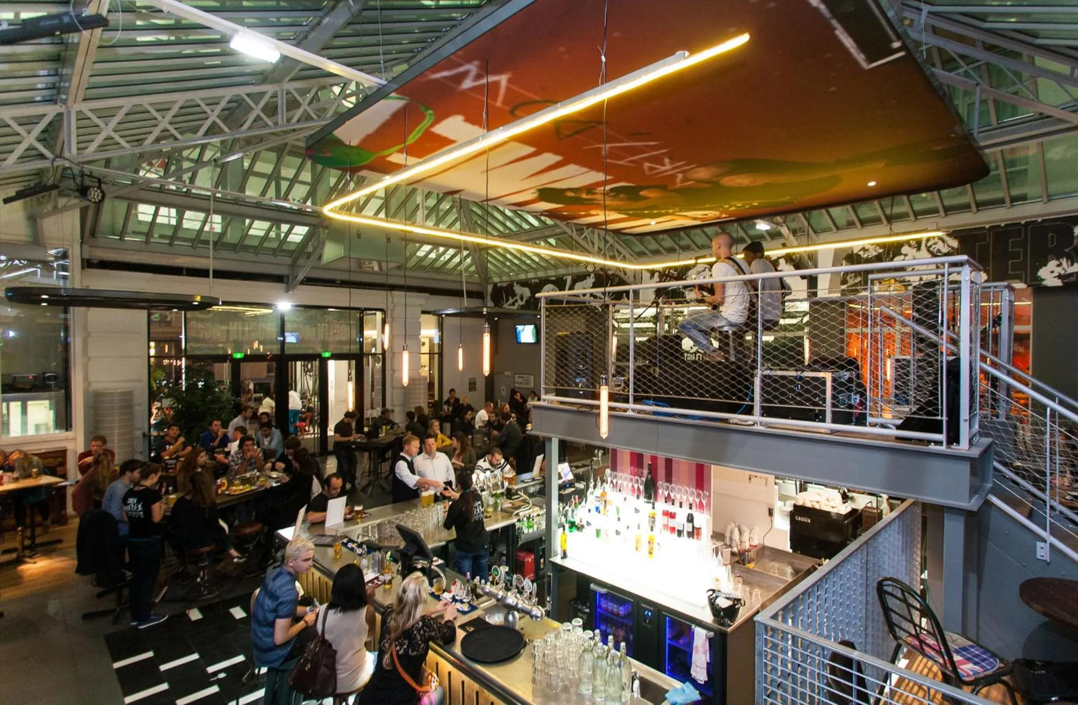 Lounge or bar in St Christopher's Inn Paris - Gare du Nord