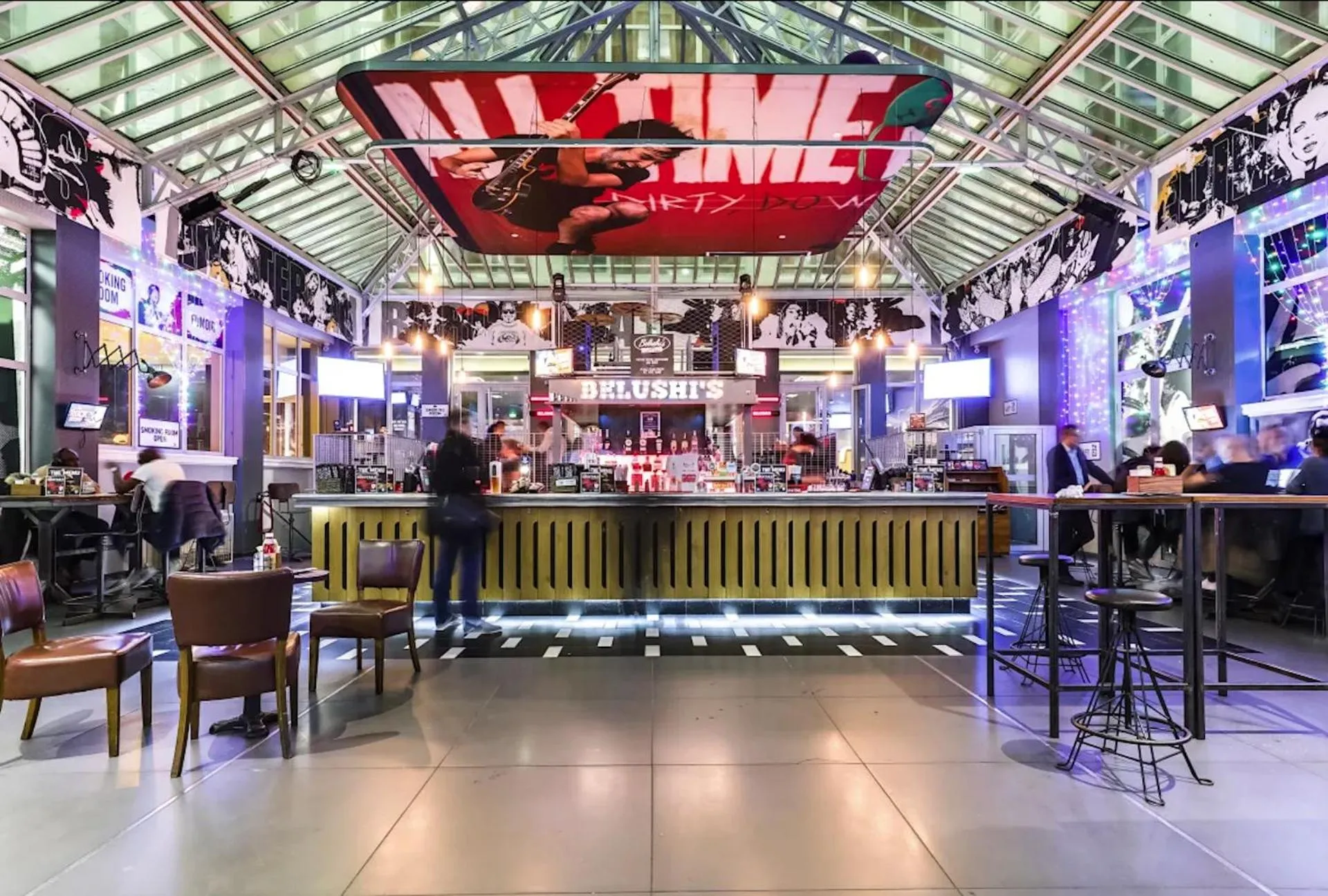 Restaurant/places to eat in St Christopher's Inn Paris - Gare du Nord