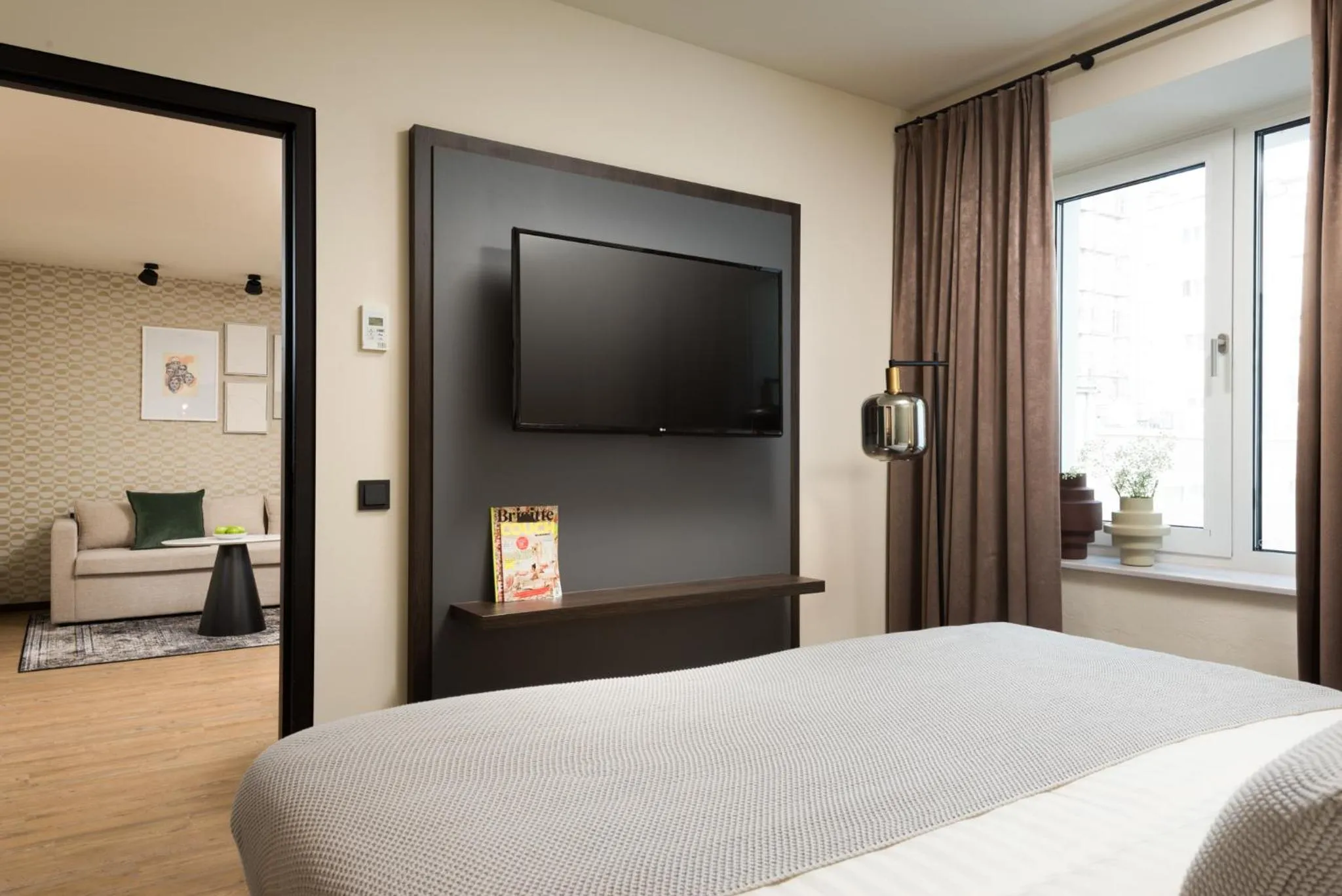 Bed in master Mirabell