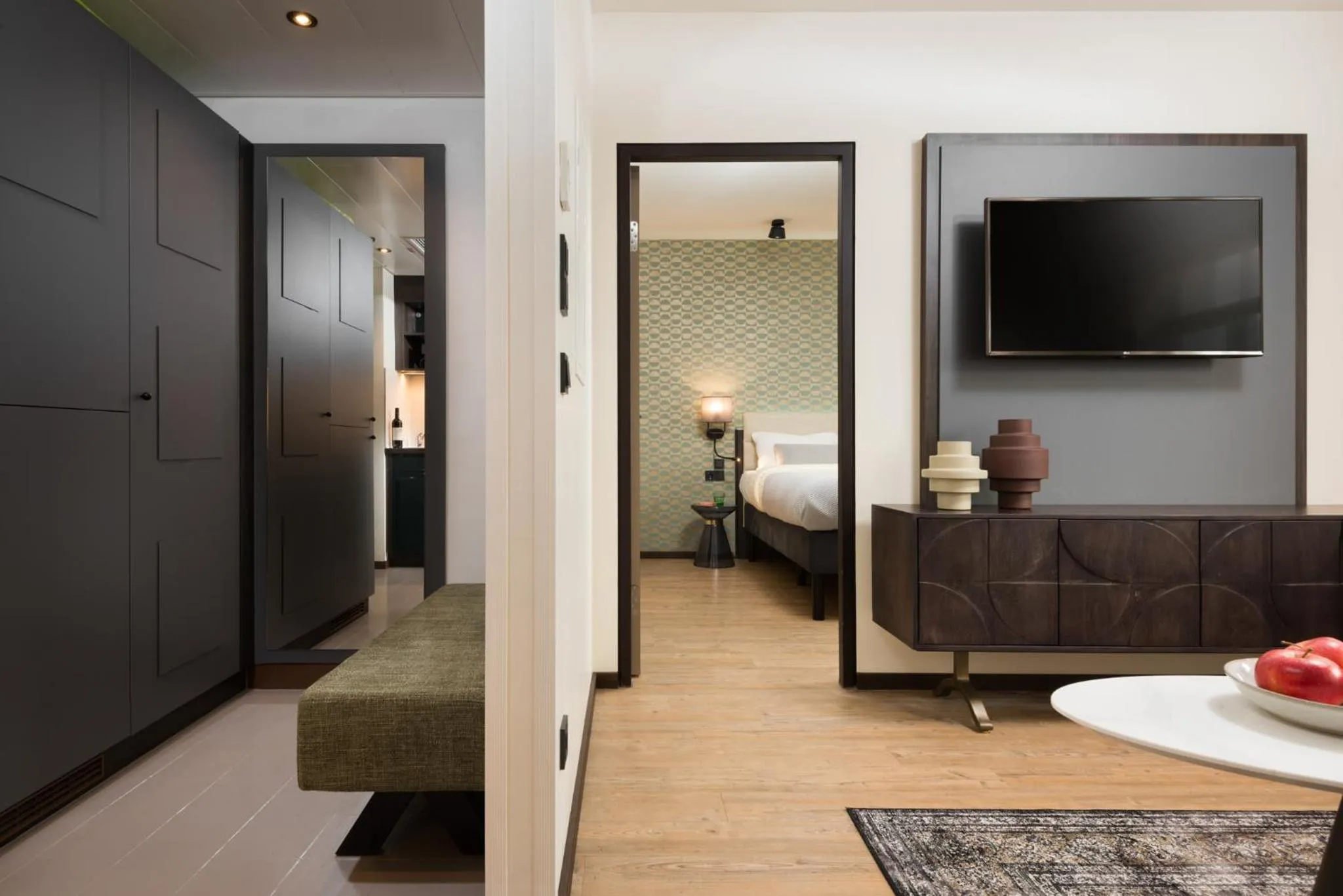 TV and multimedia in master Mirabell