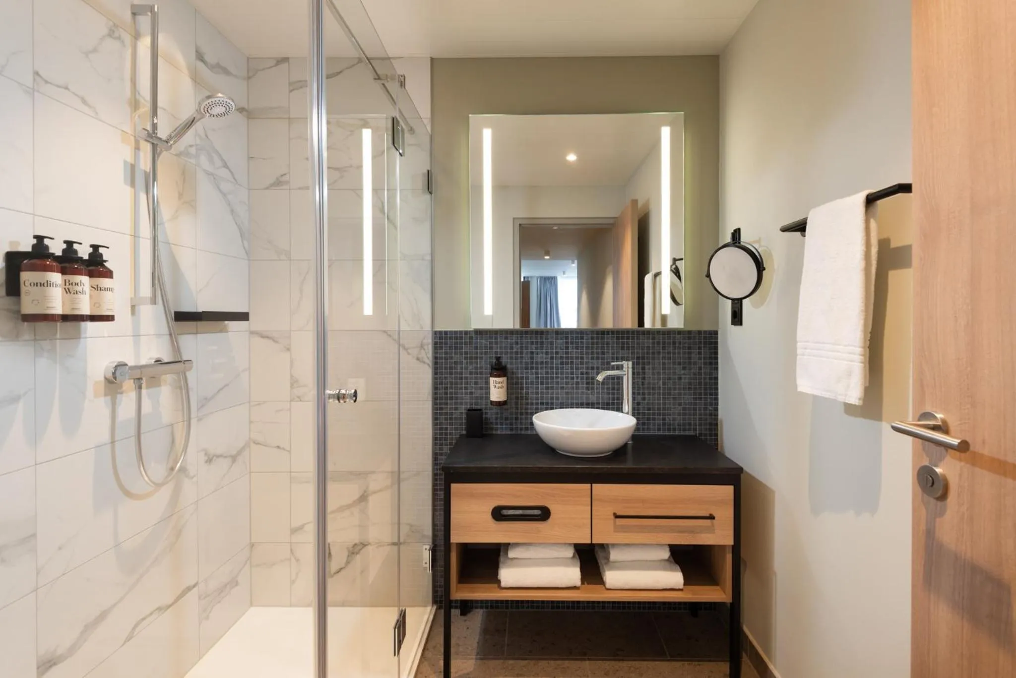 Shower in master Mirabell