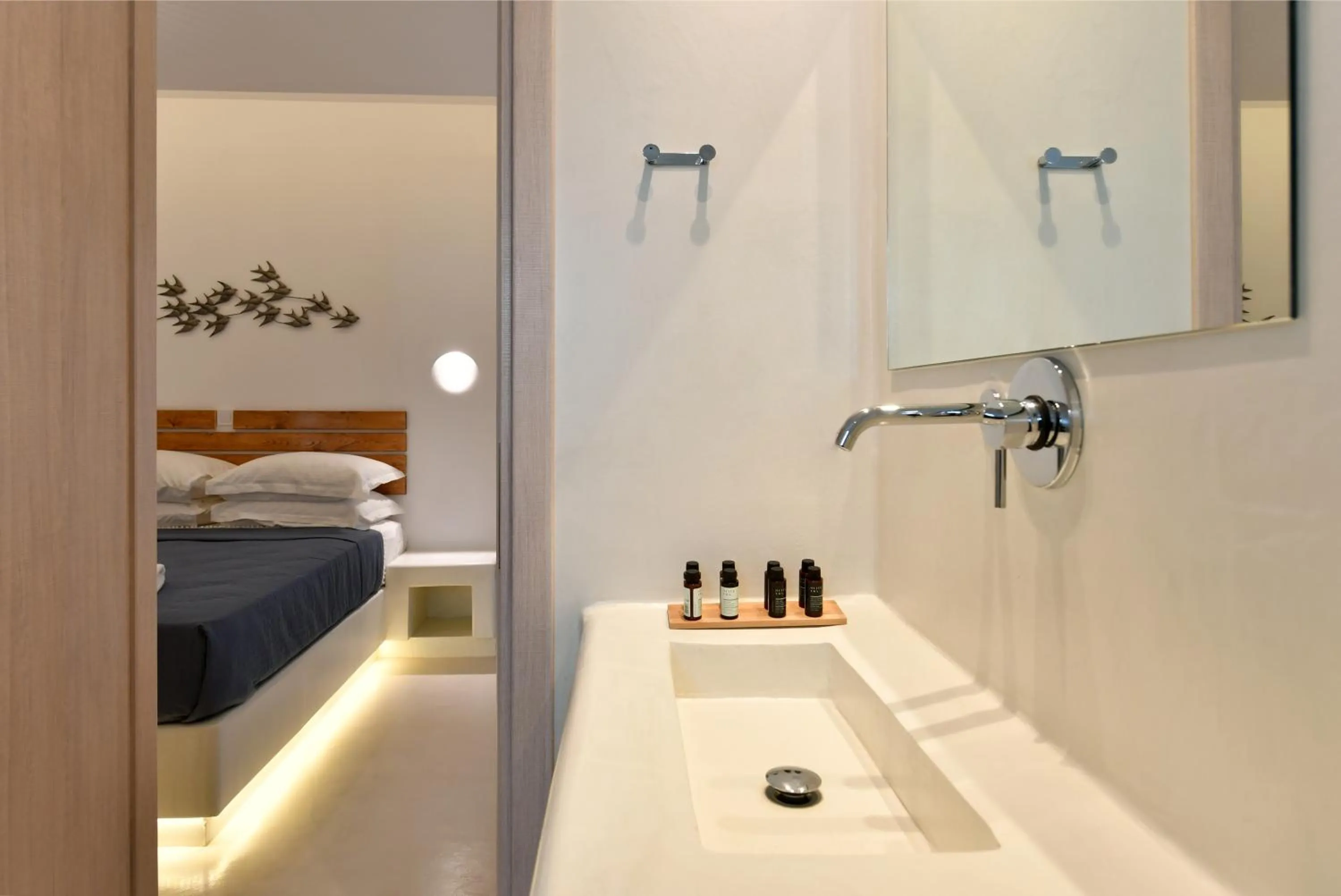 Bathroom, Bed in Ammos Luxury Rooms & Home
