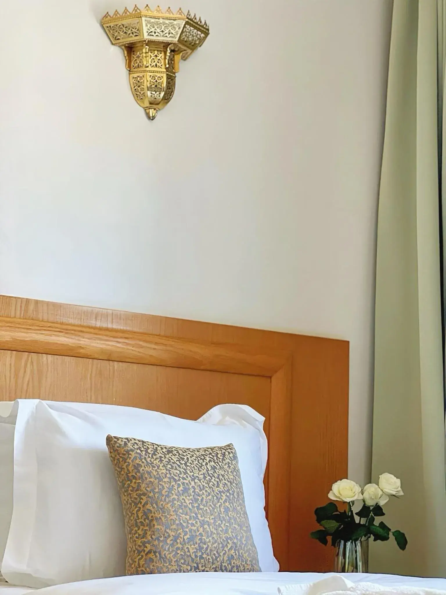 Bedroom, Bed in Majliss Hotel Downtown