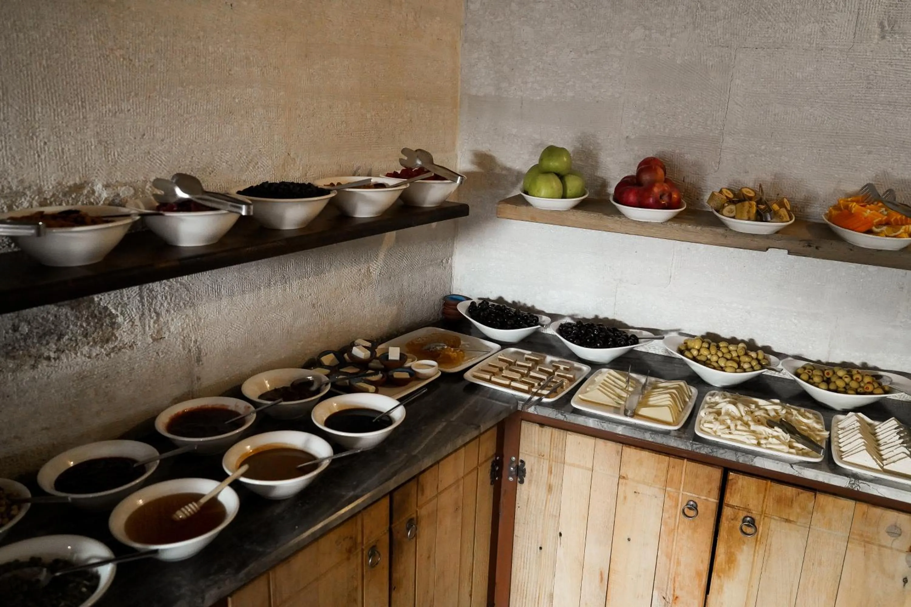 Breakfast in Design Cave Hotel