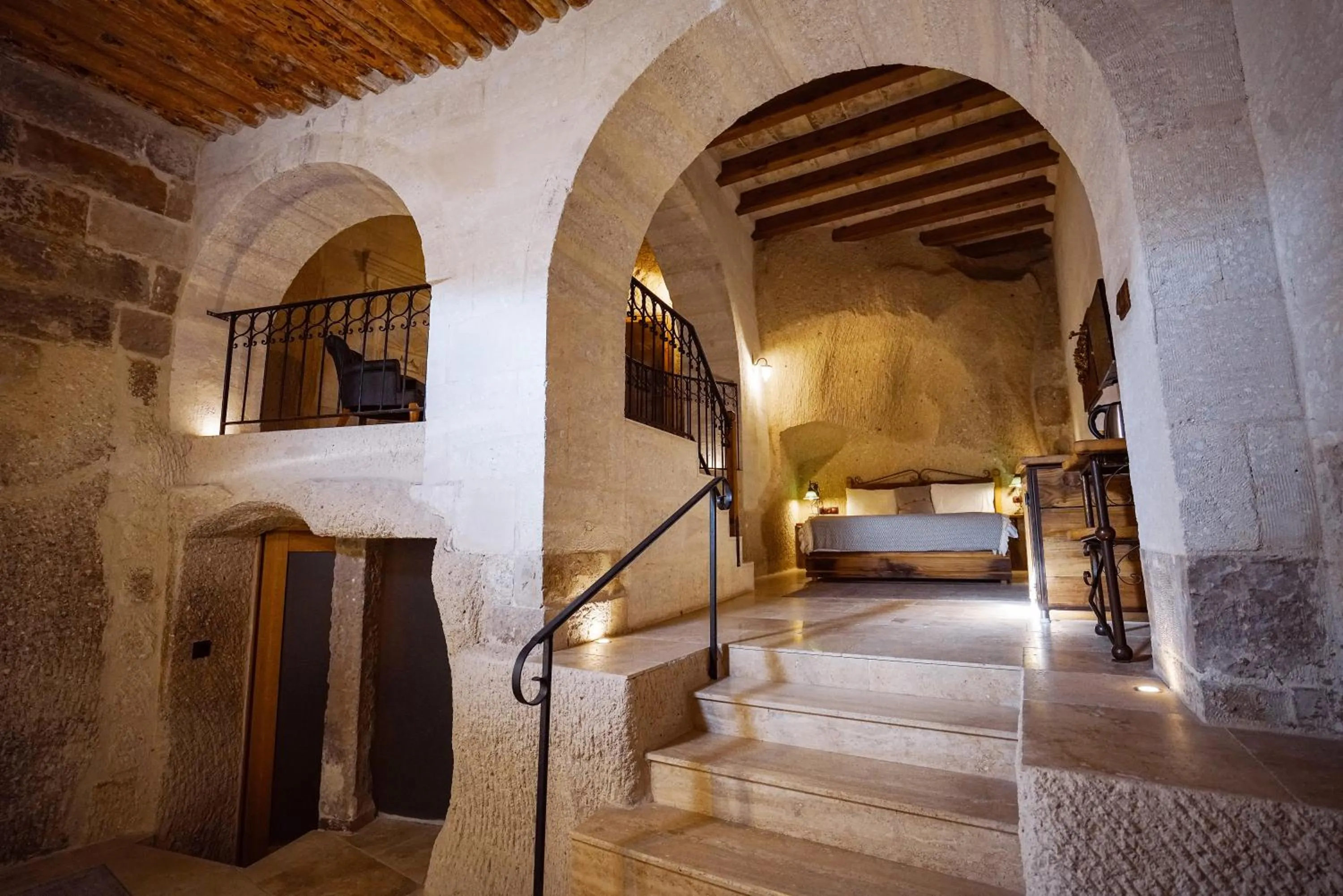 Photo of the whole room in Design Cave Hotel