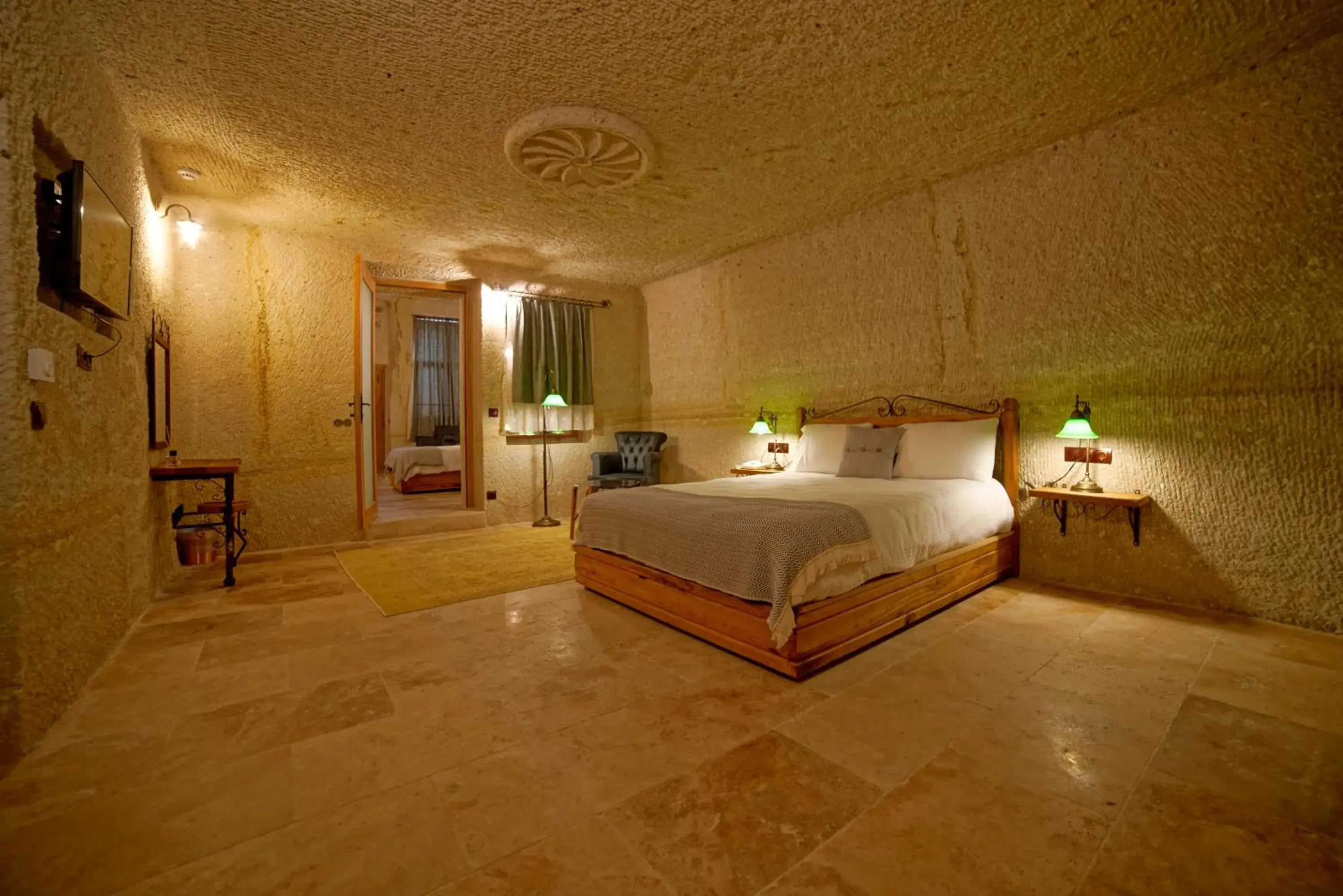 Suite in Design Cave Hotel Suite in Design Cave Hotel