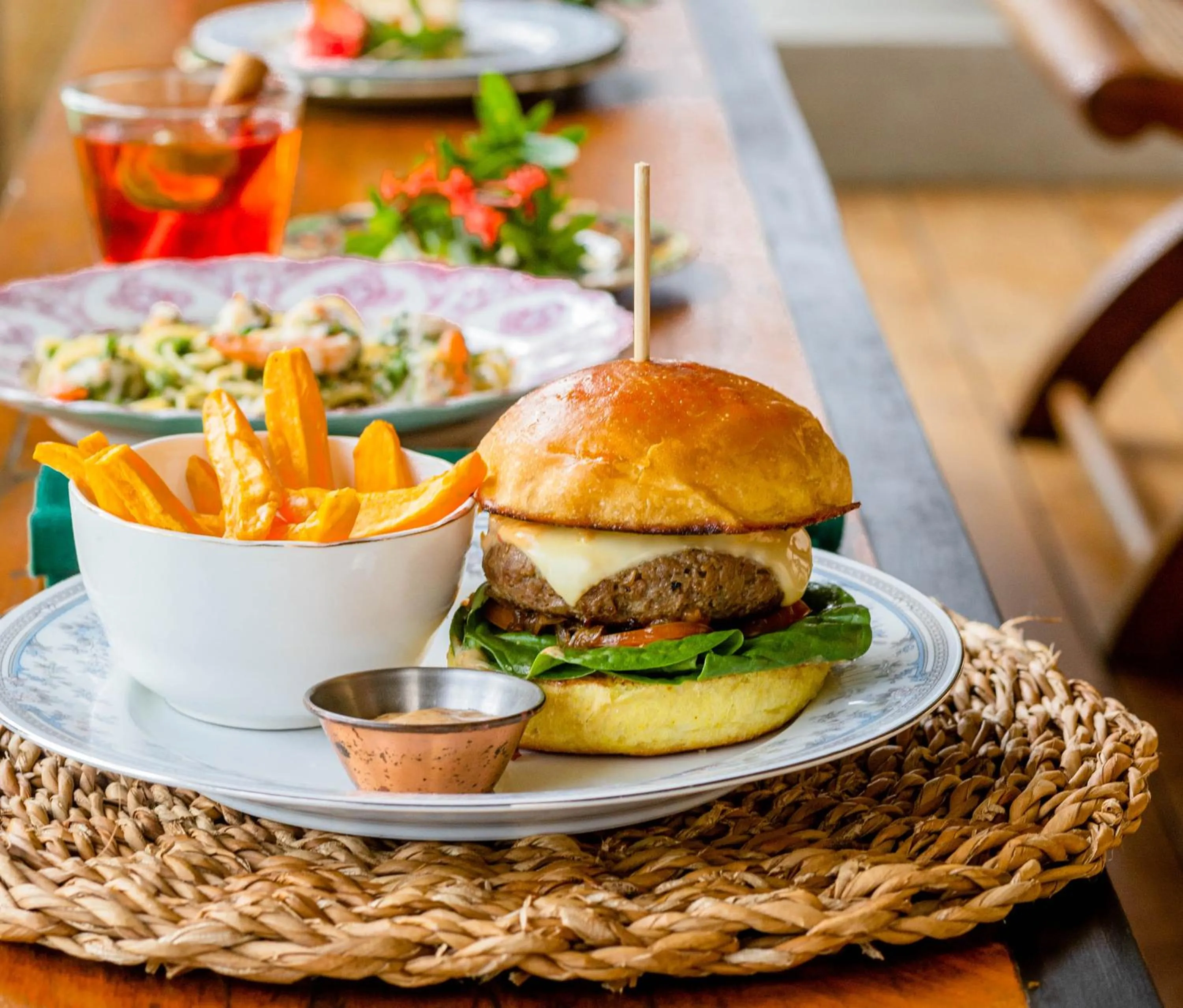 Restaurant/places to eat in Villa SPACE