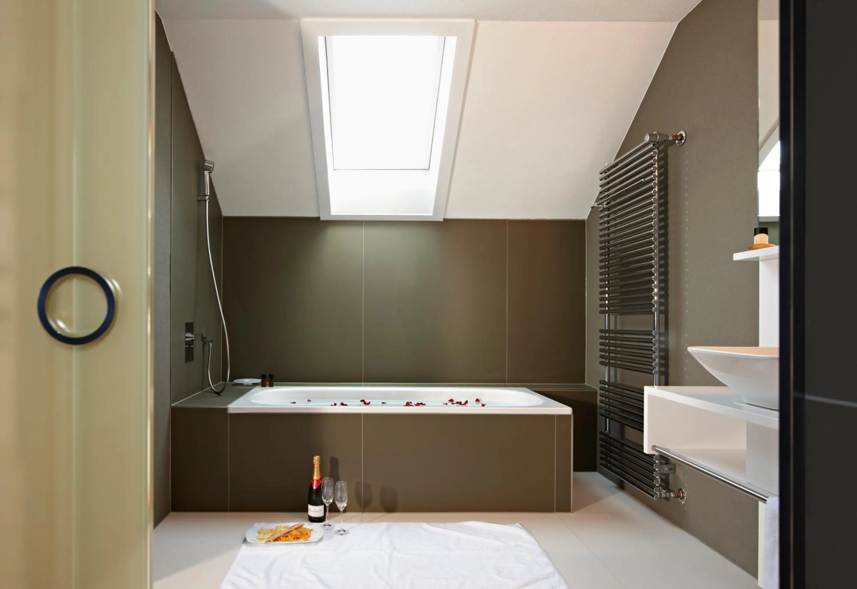 Bathroom in Hotel Restaurant Rössli