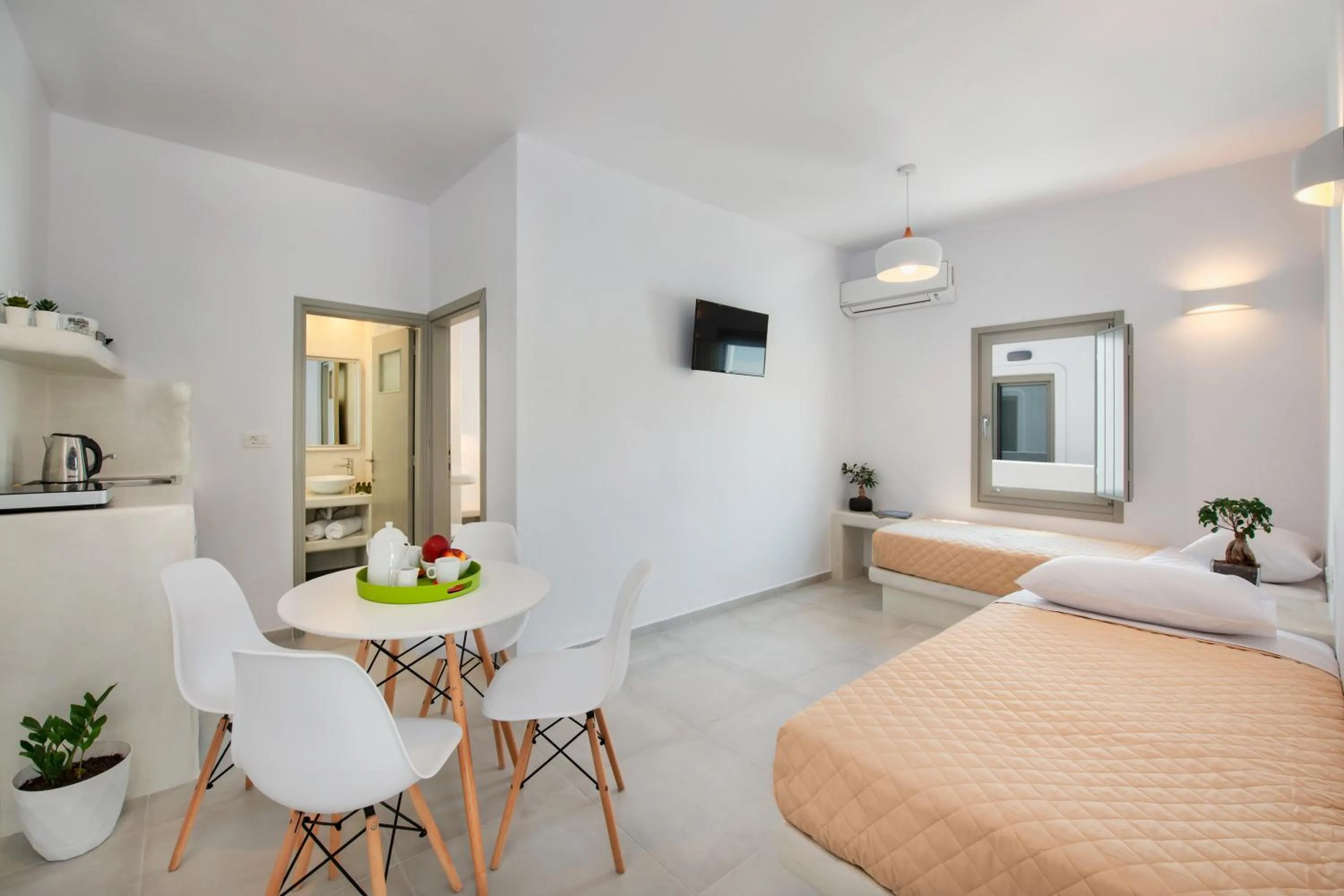 Living room, Bed in Olive Tree Suites