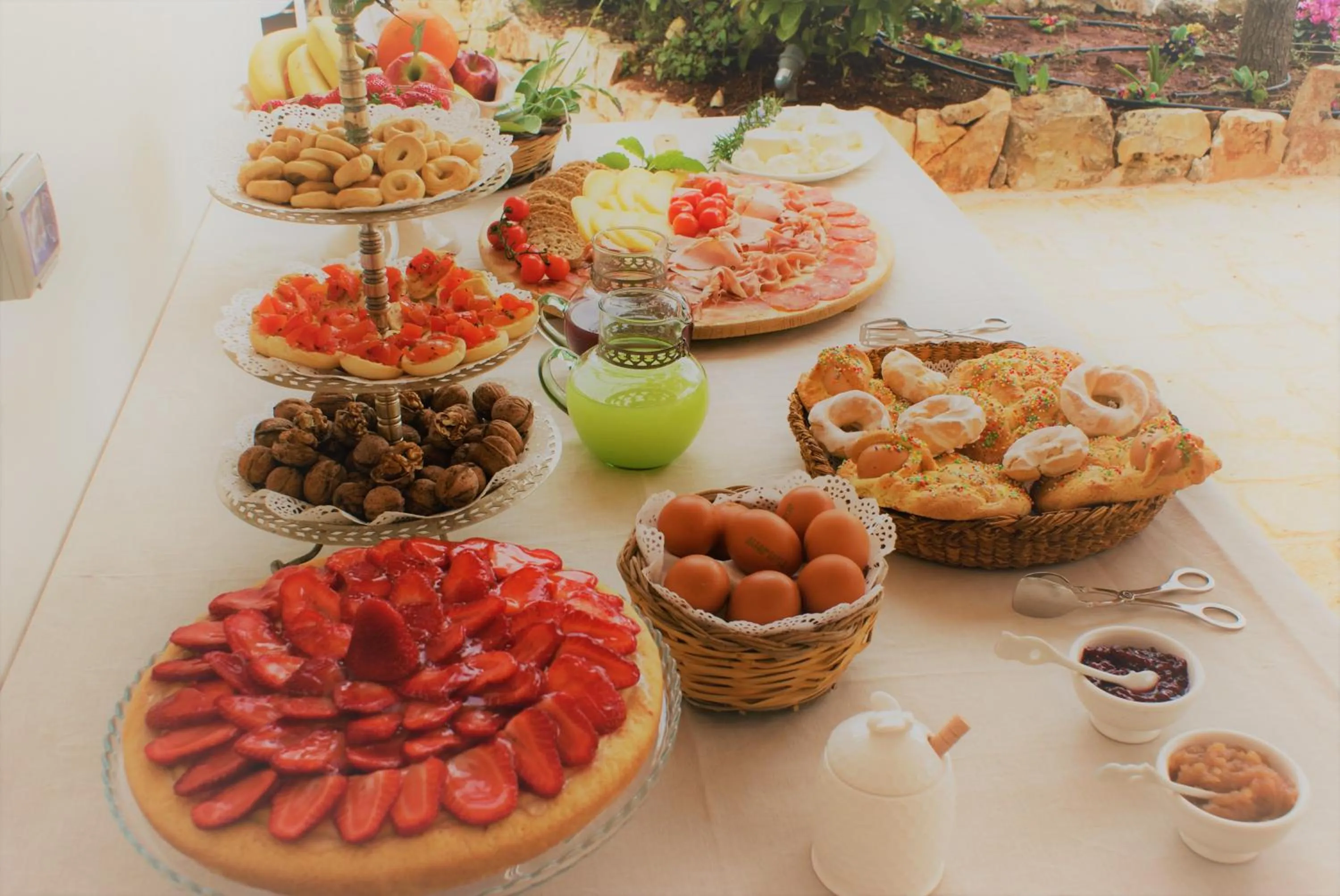 Buffet breakfast in Masseria Grofoleo