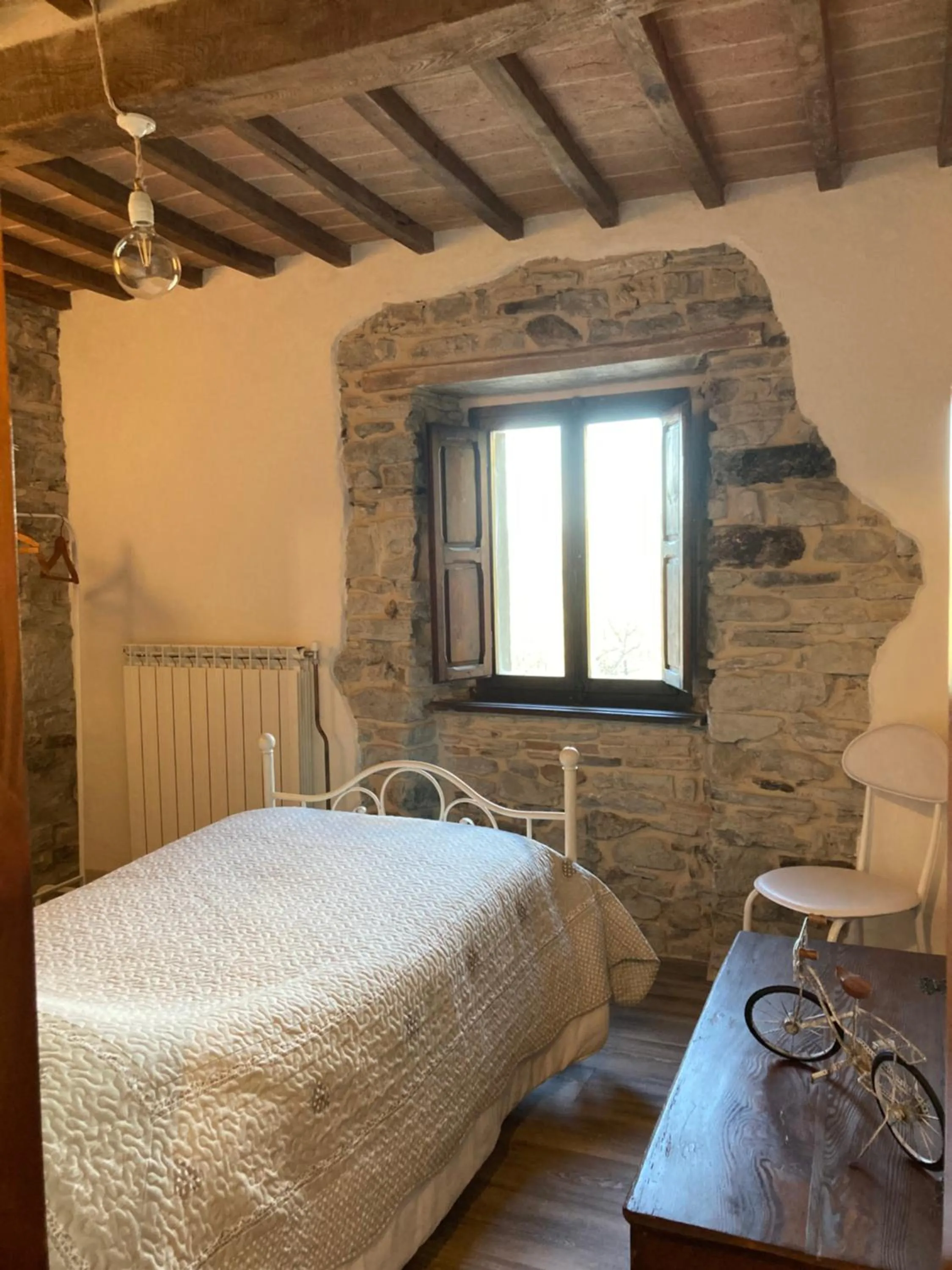 Toilet, Bed in La pecora e l agnello