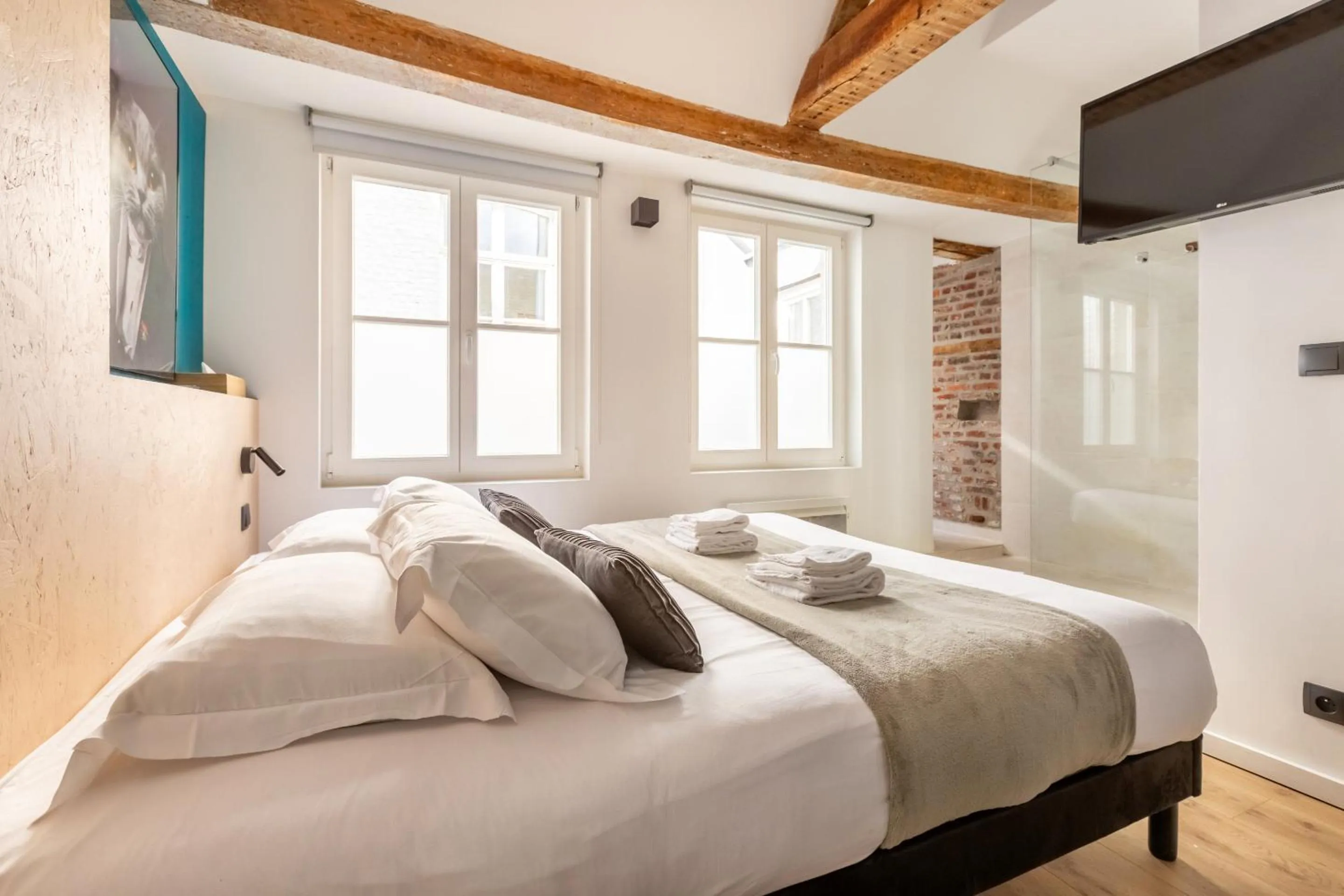 Bedroom, Bed in Le Chat Qui Dort - Vieux Lille II