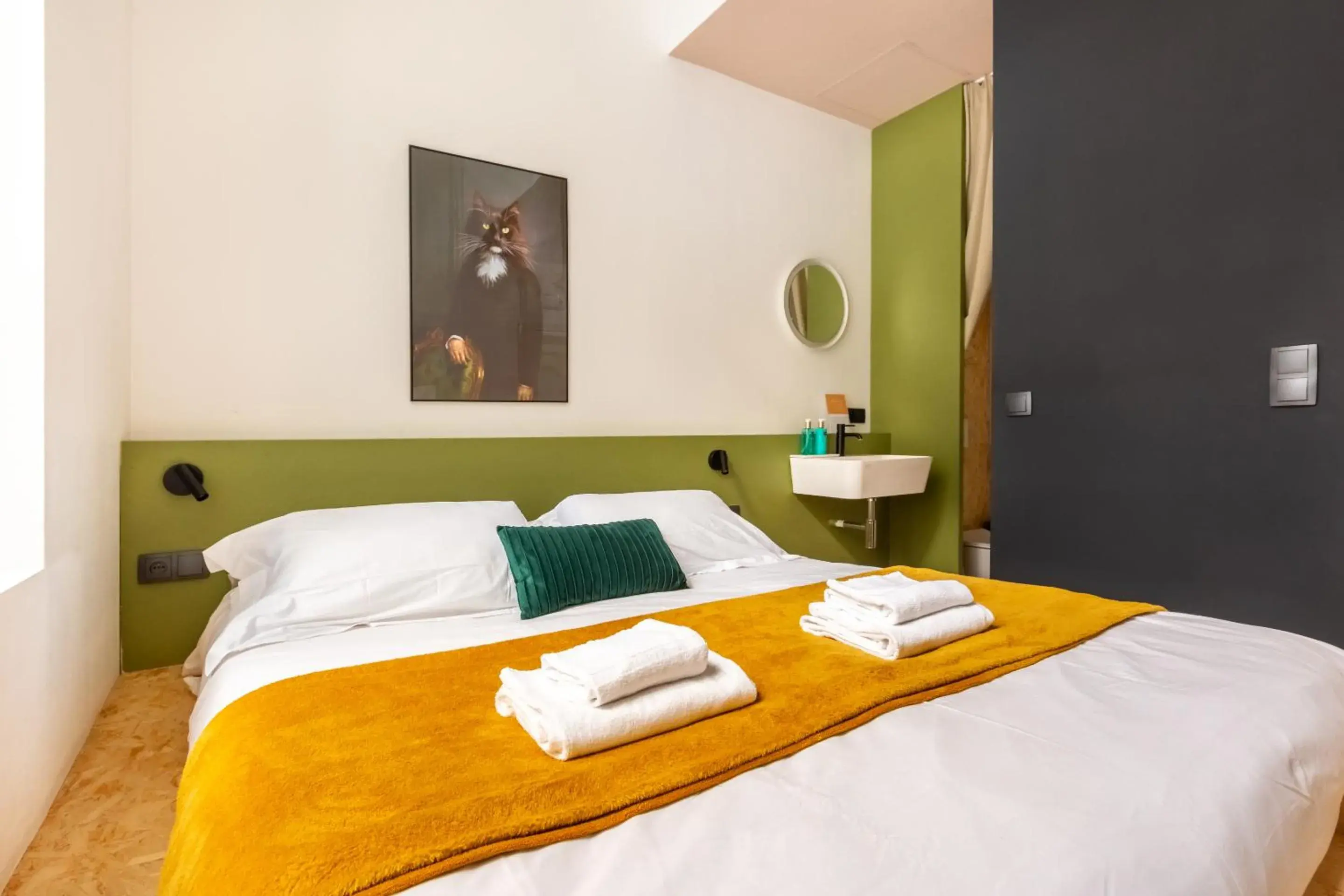 Bedroom, Bed in Au Chat Qui Dort Lille - Magasin Bedroom, Bed in Au Chat Qui Dort Lille - Magasin