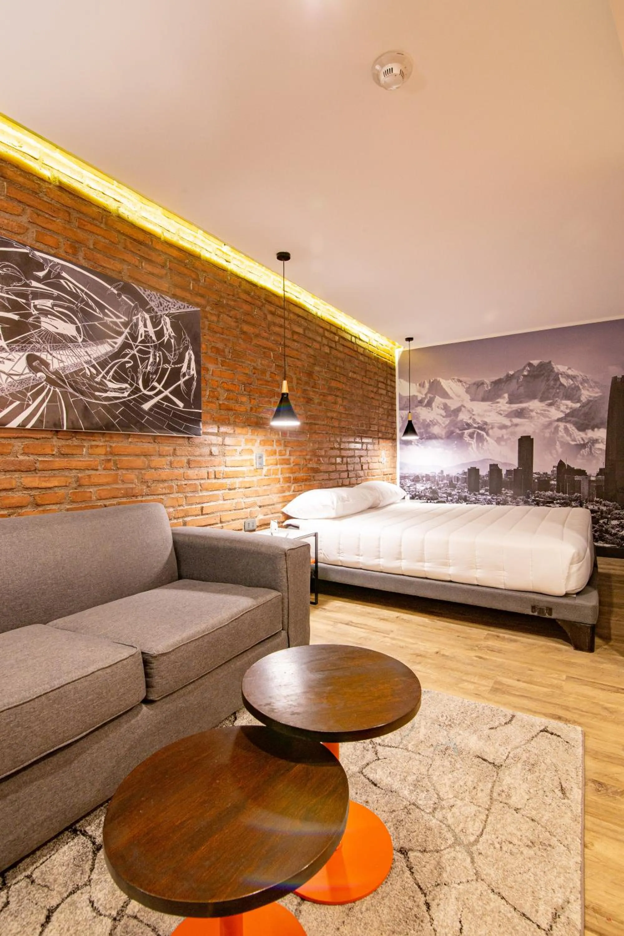 Living room, Bed in Hostal Boutique Black Cat