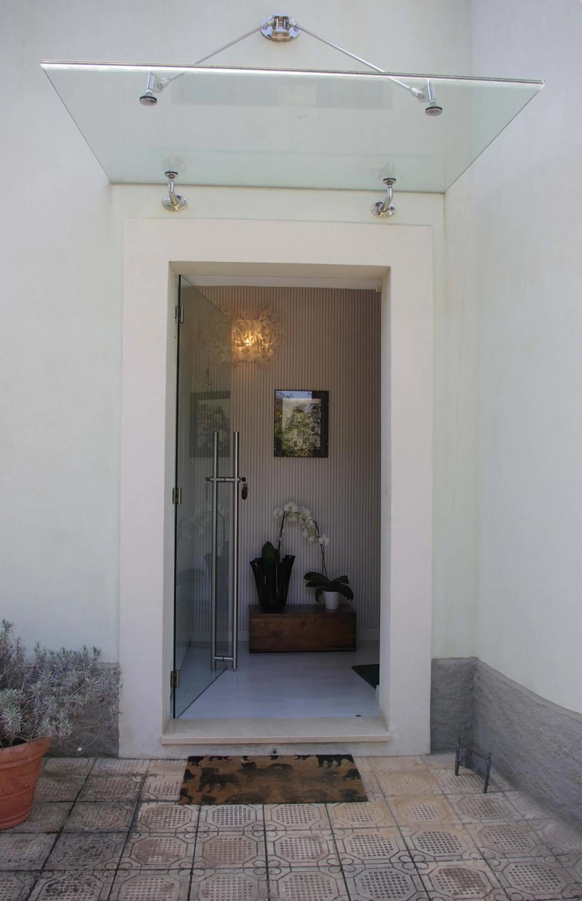 Facade/entrance in La Piccola Locanda