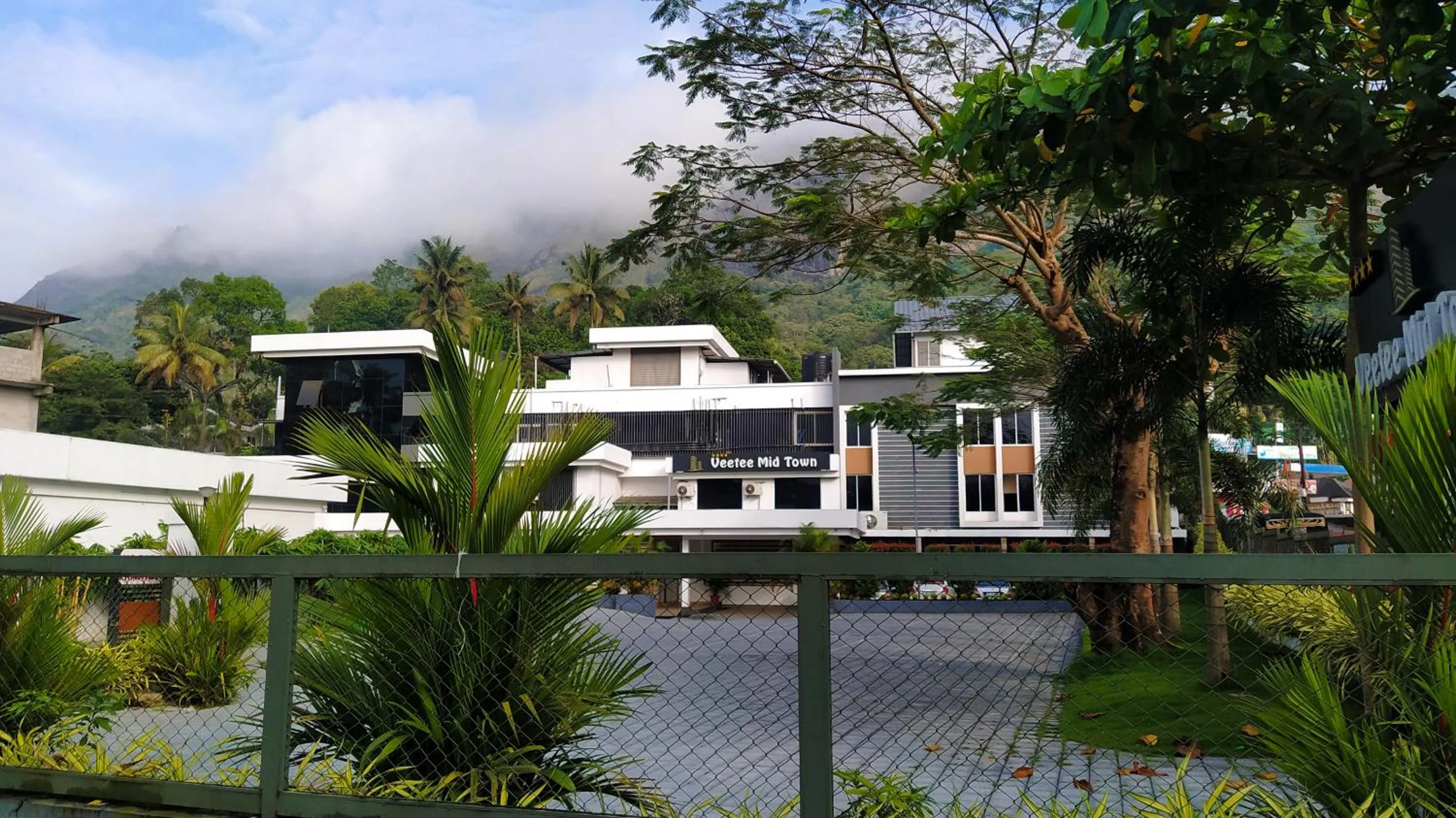 Property building in VEETEE MID TOWN