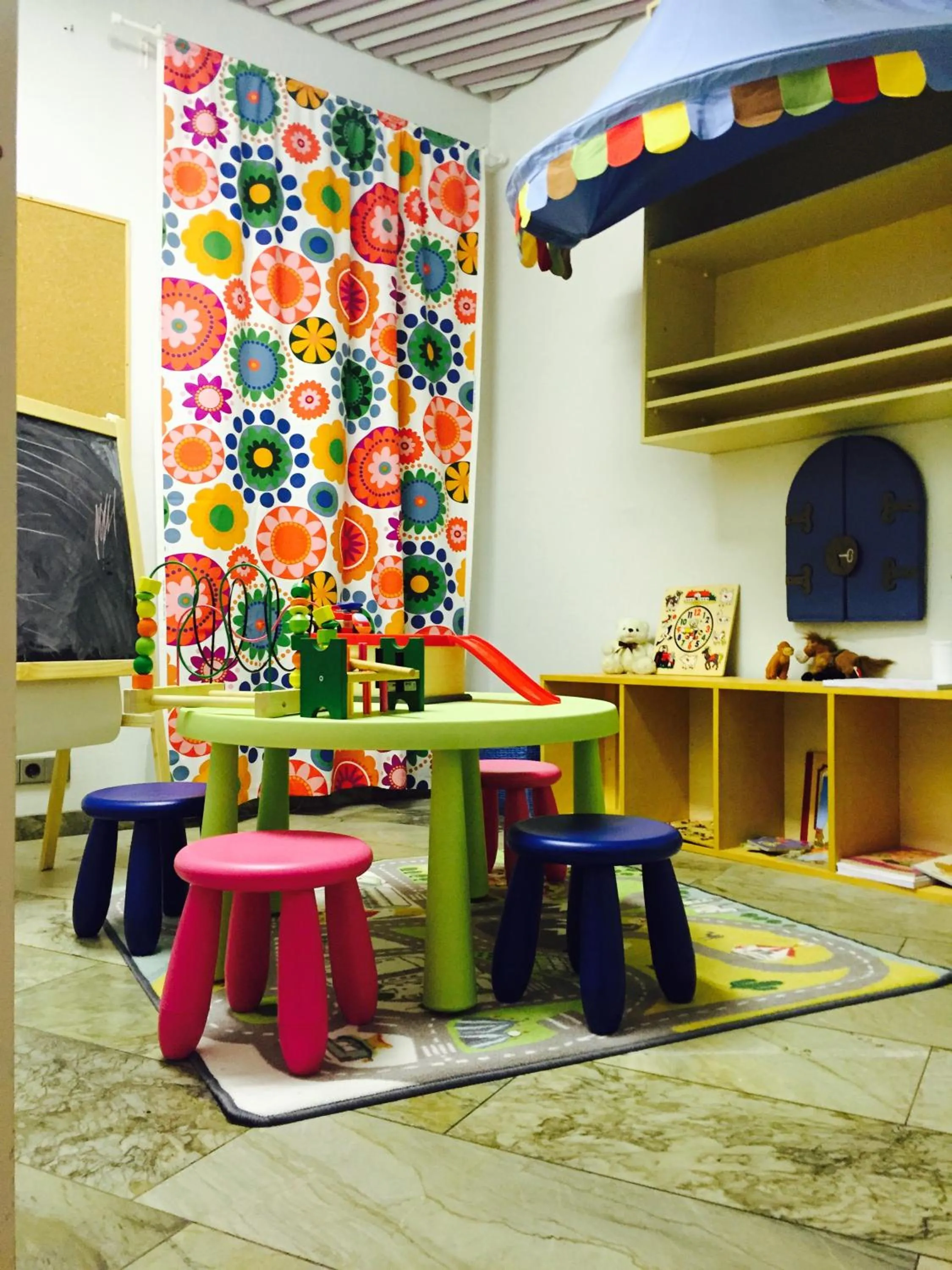 Communal lounge/ TV room in Hotel Kurikka