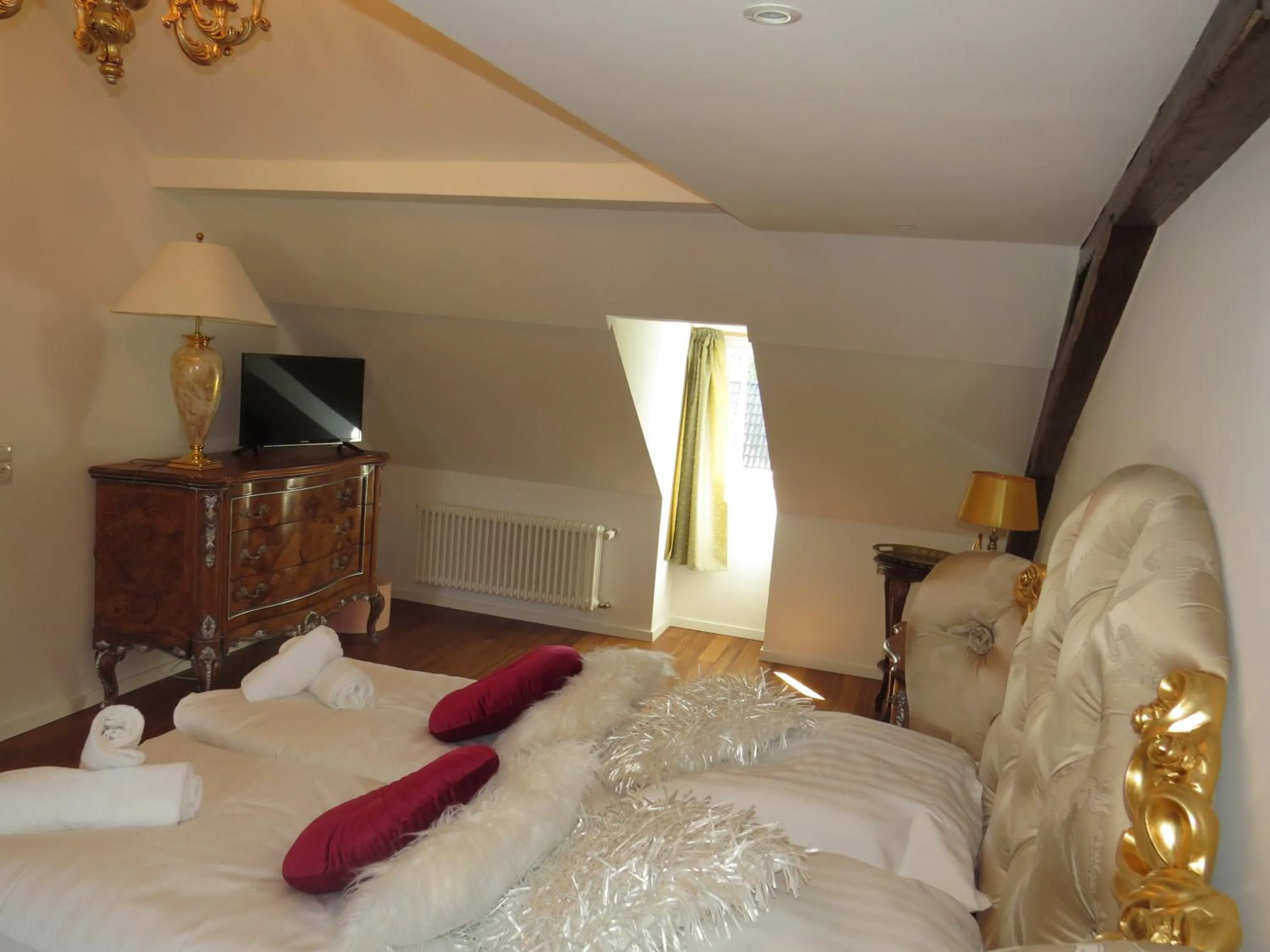 Bed in Boutique-Hotel „Altes Rathaus“