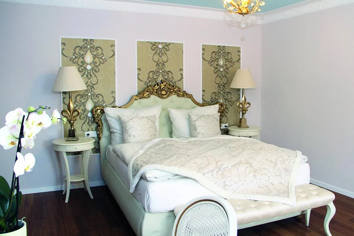 Bed in Boutique-Hotel „Altes Rathaus“