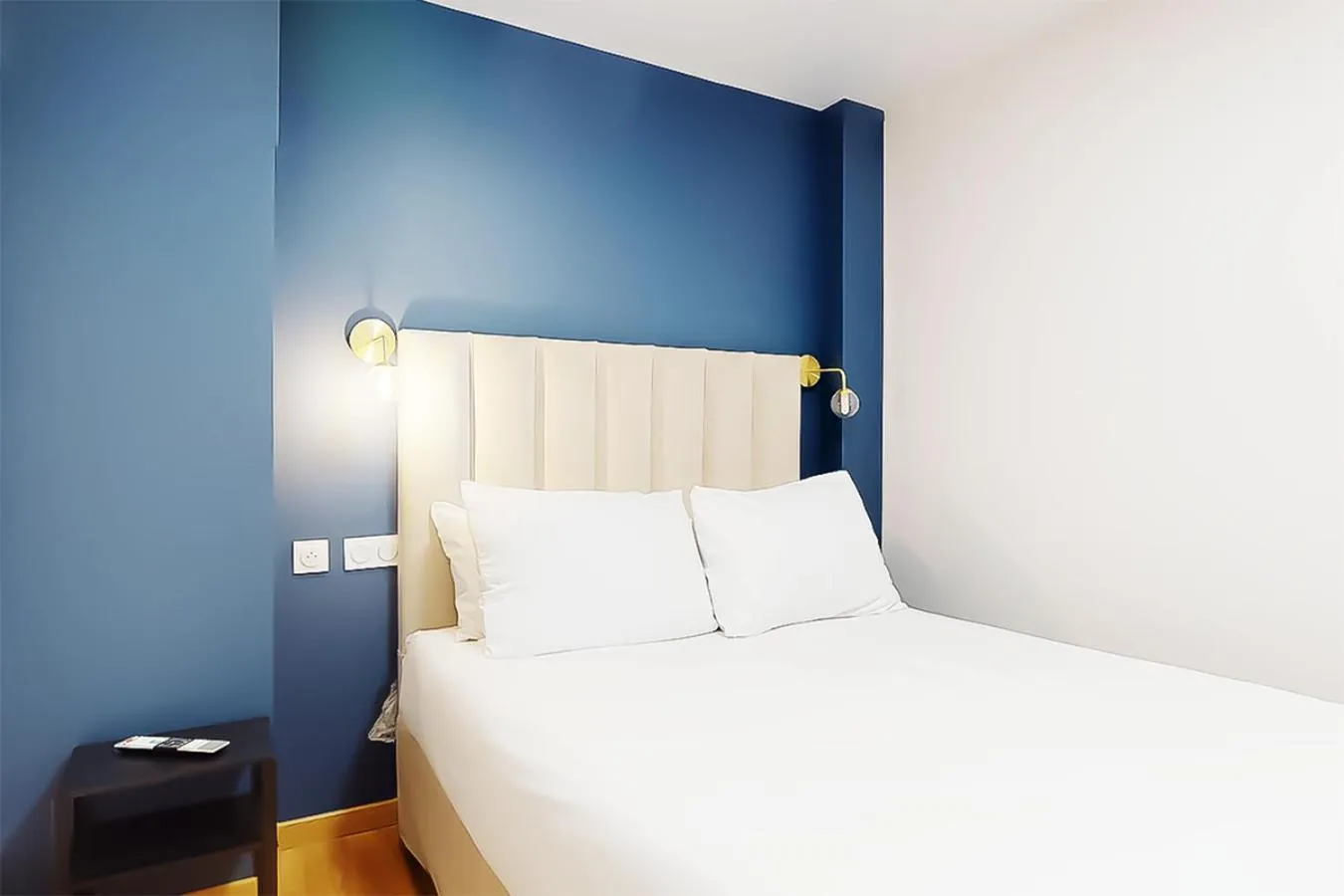 Bed in Hôtel de Ménilmontant