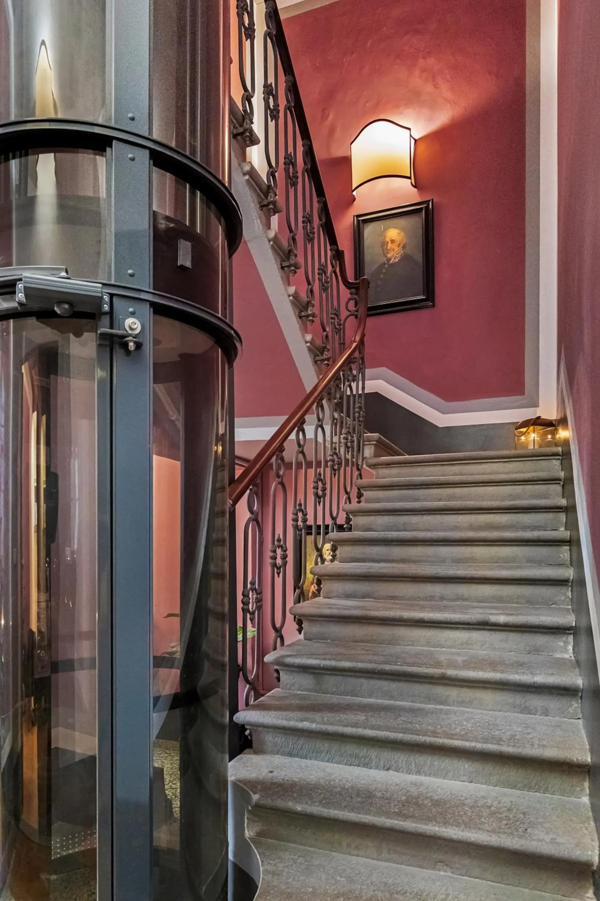 elevator in Palazzo Branchi