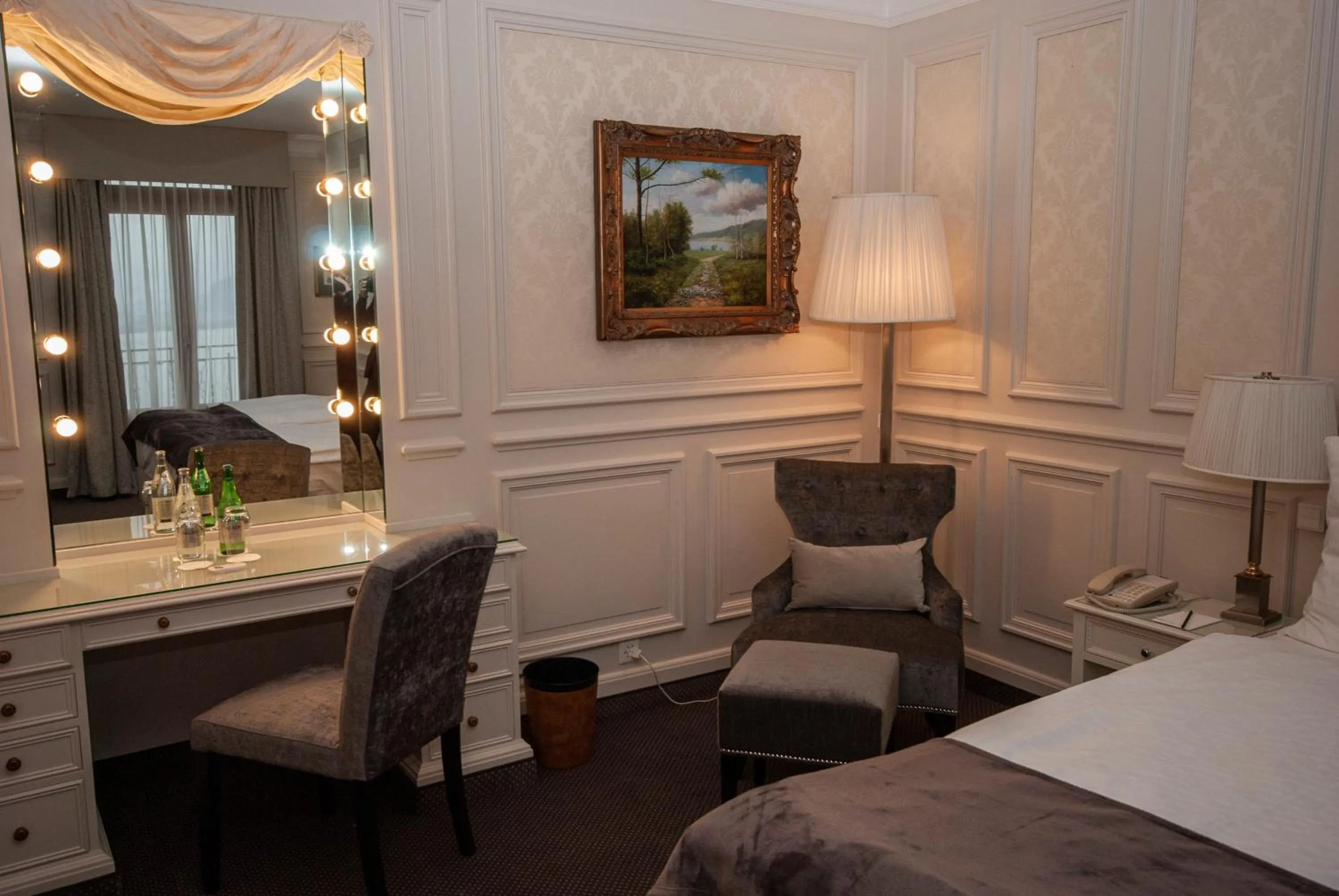 Bedroom, Bed in Le Mirador Resort & Spa