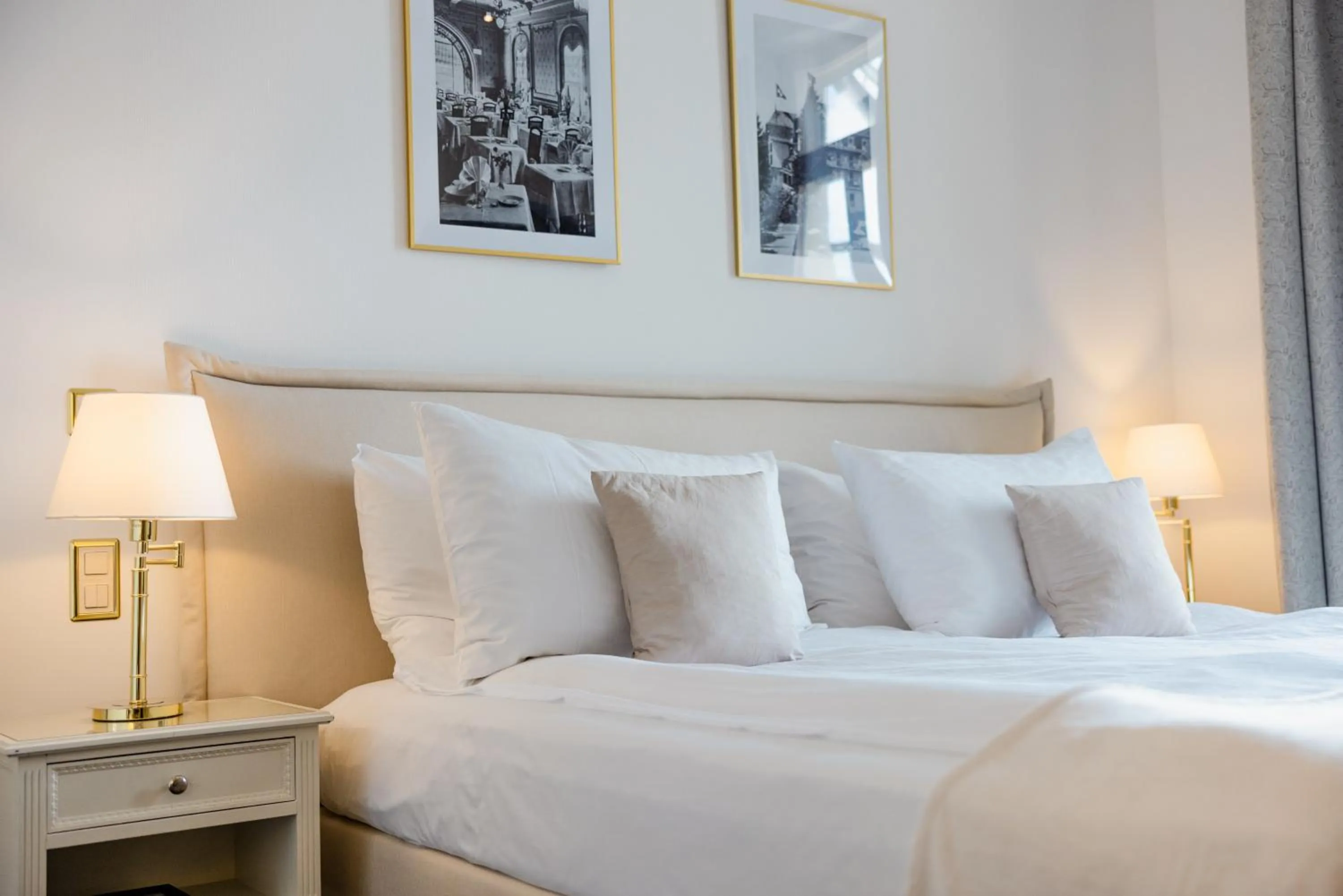 Bed in Le Mirador Resort & Spa