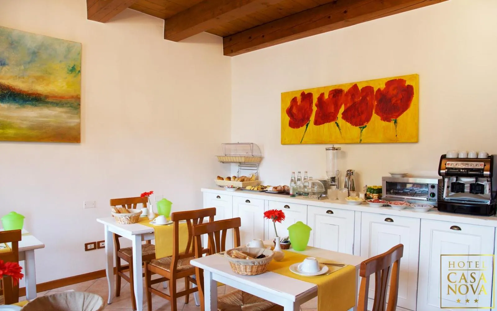 Restaurant/places to eat in Hotel Casanova