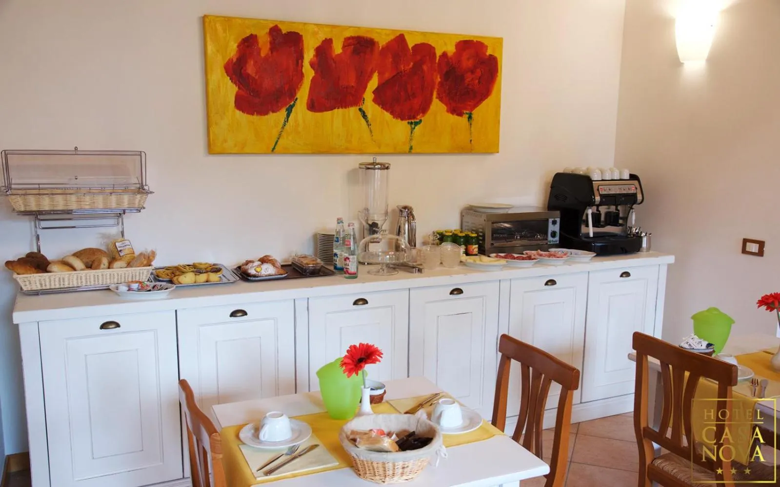 Restaurant/places to eat in Hotel Casanova