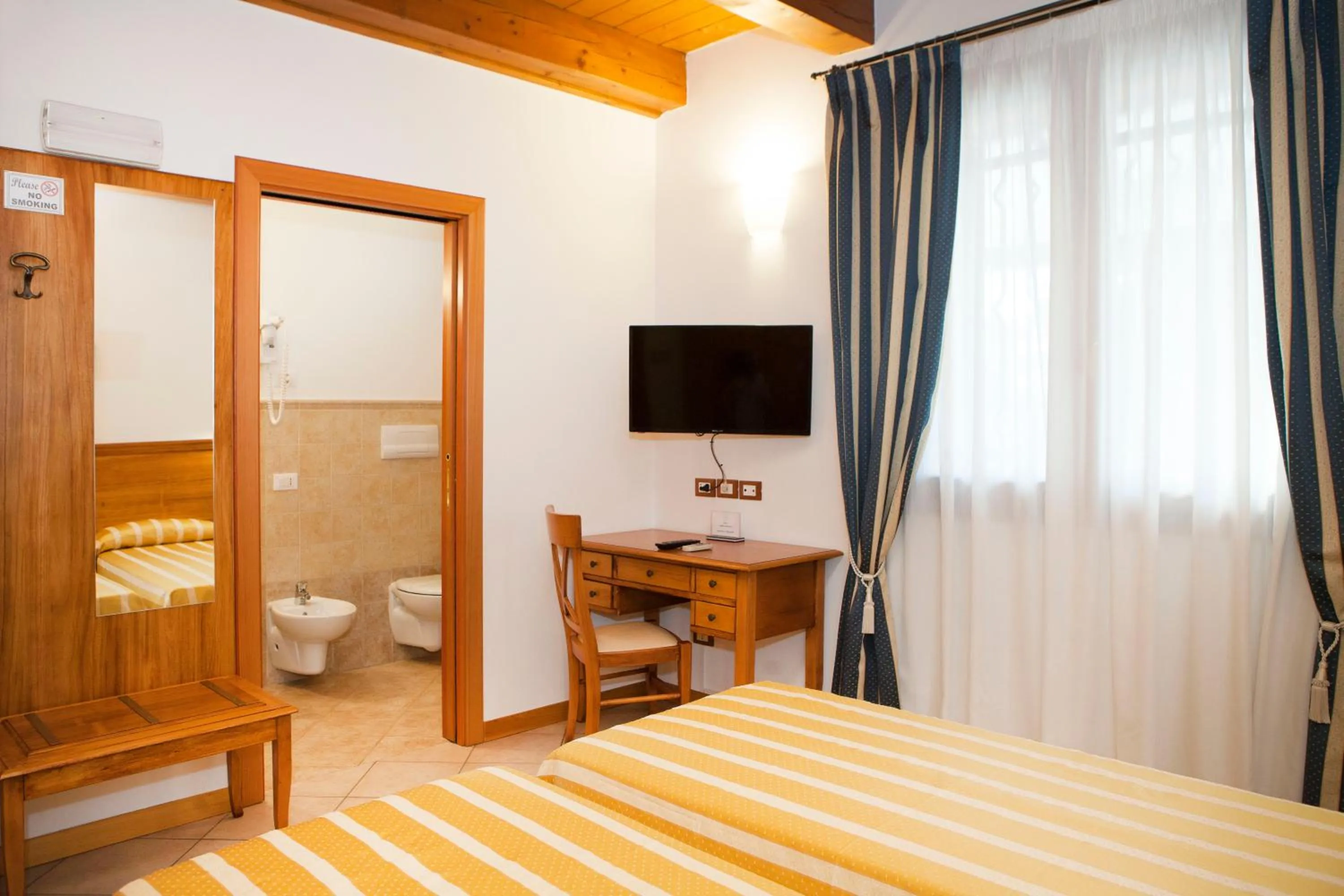 Photo of the whole room, Bed in Hotel Casanova