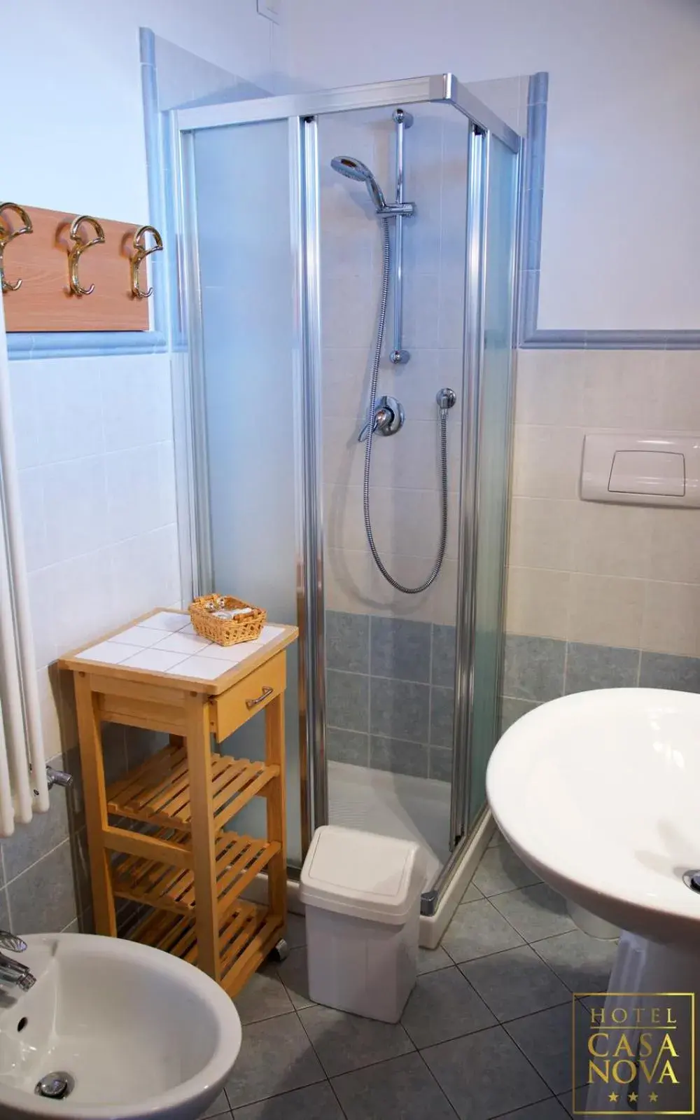Shower, Bathroom in Hotel Casanova